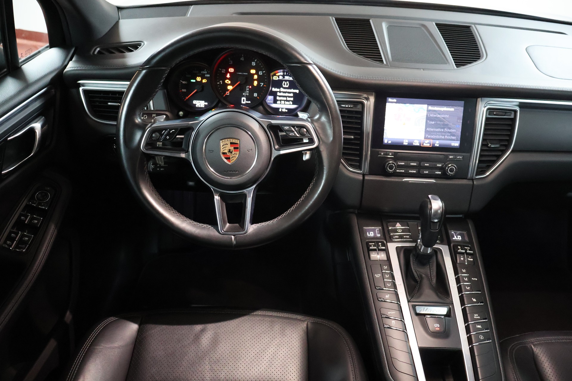 PORSCHE Macan PDK-image-10