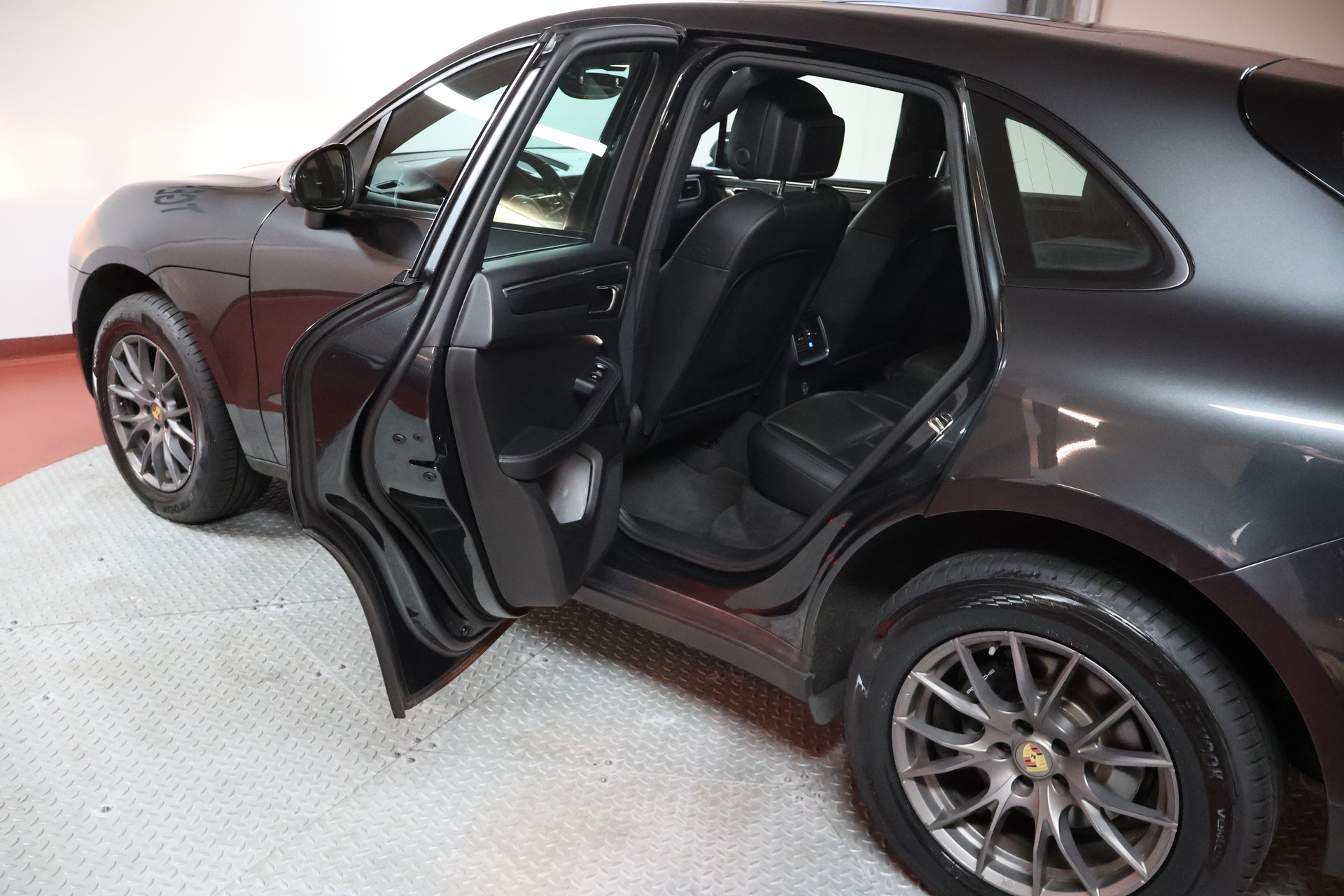 PORSCHE Macan PDK-image-18