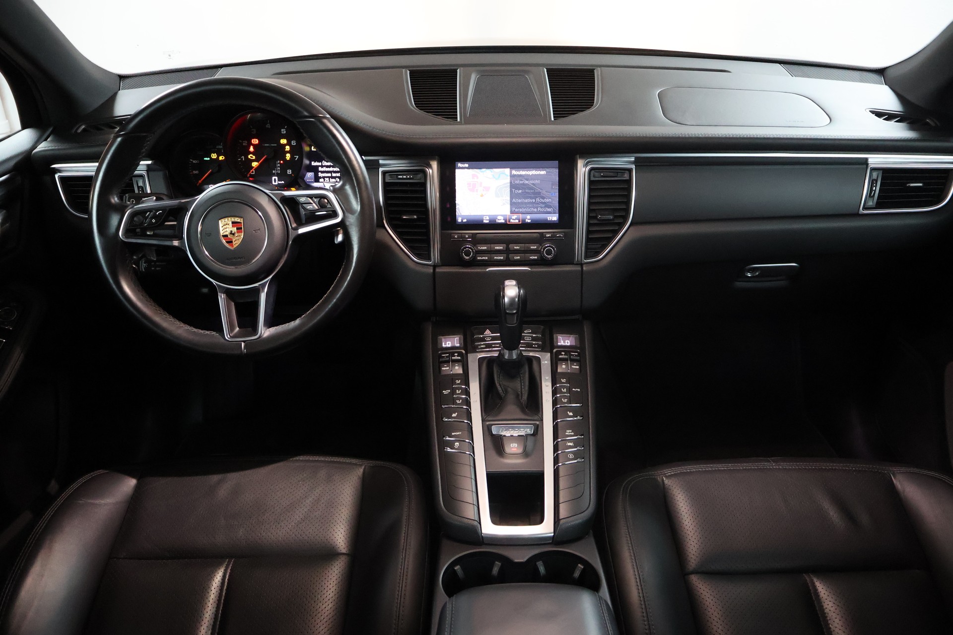 PORSCHE Macan PDK-image-11