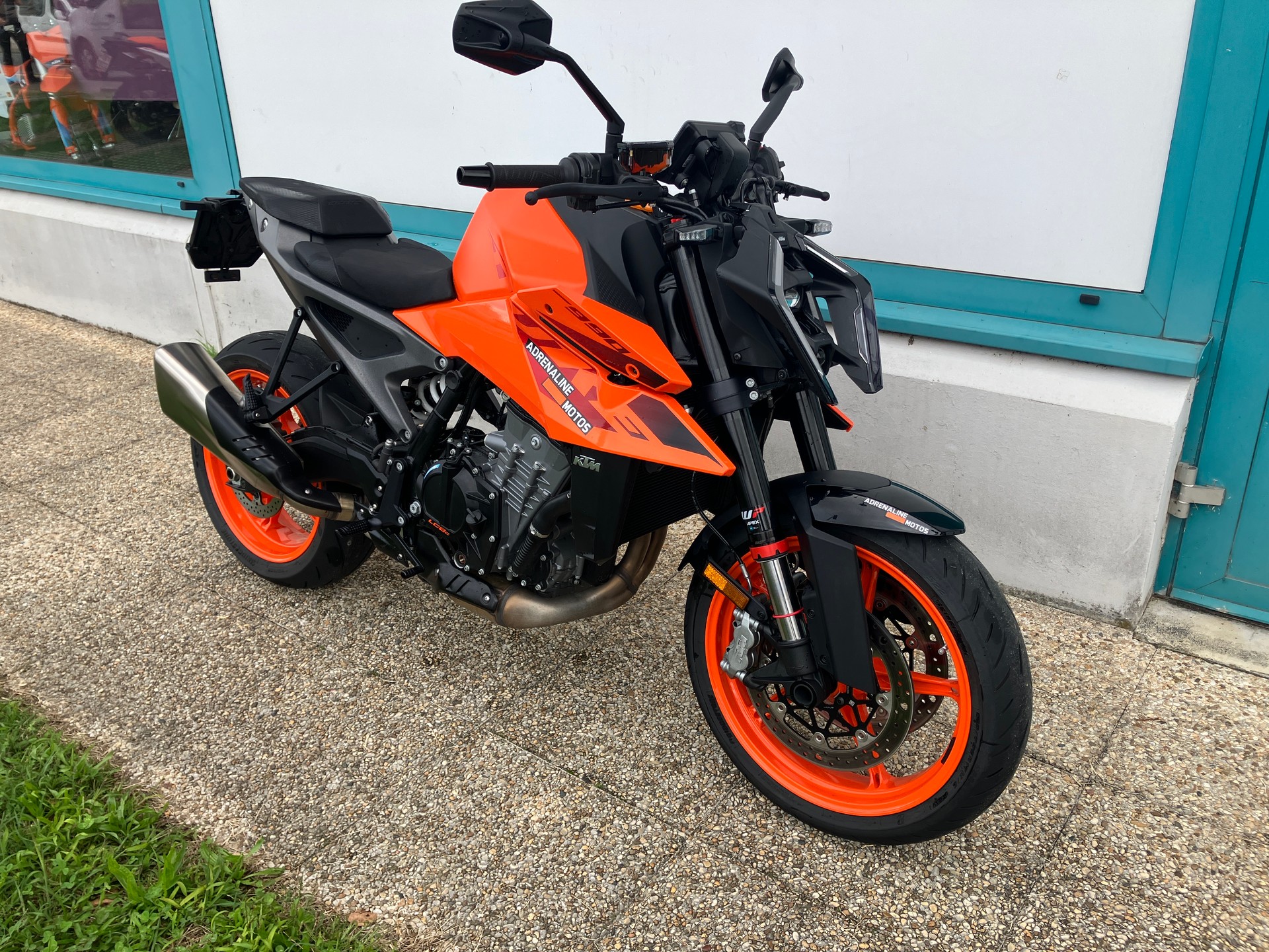 KTM 990 Duke-showroom-element-2