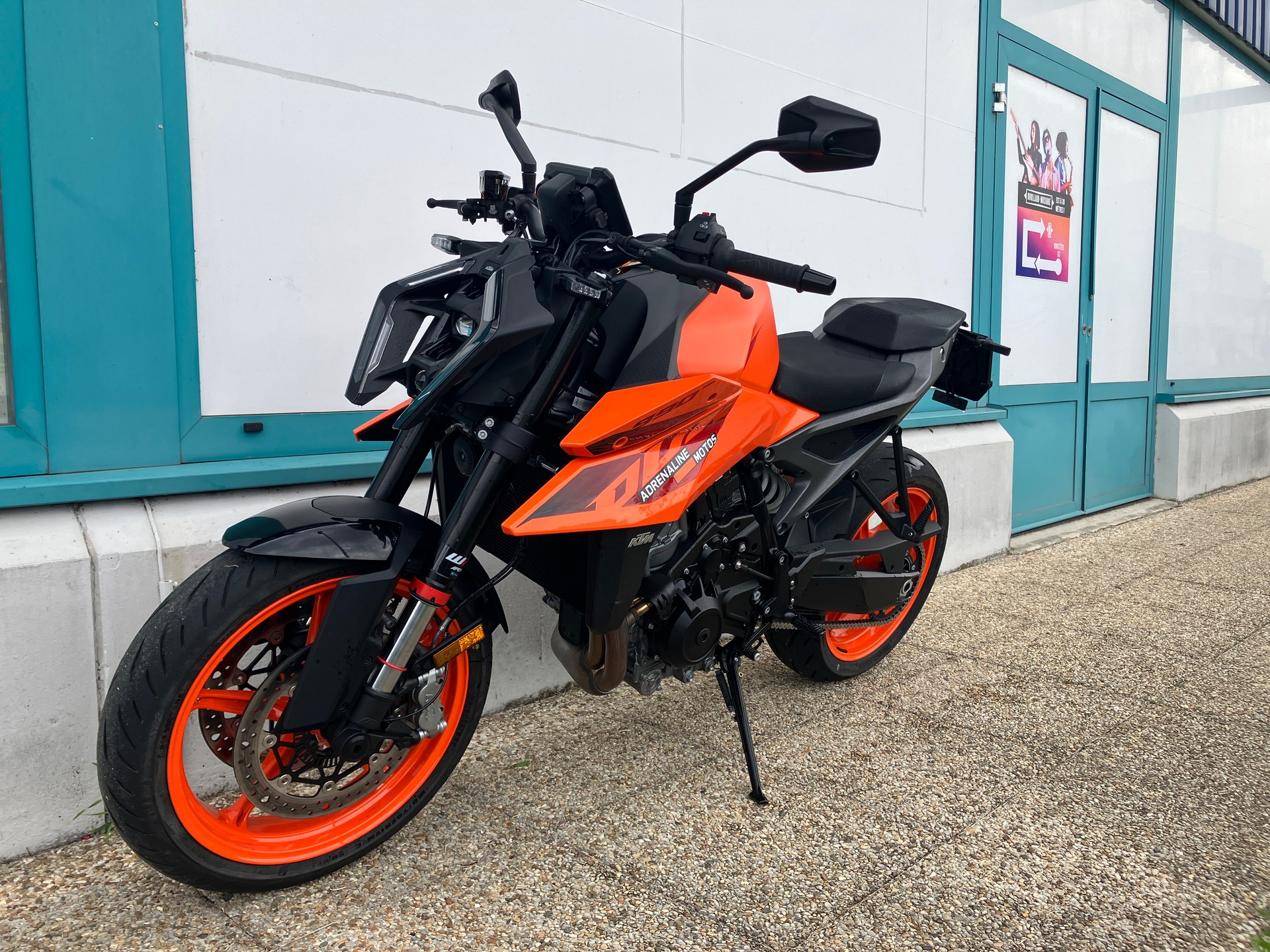 KTM 990 Duke-showroom-element-3