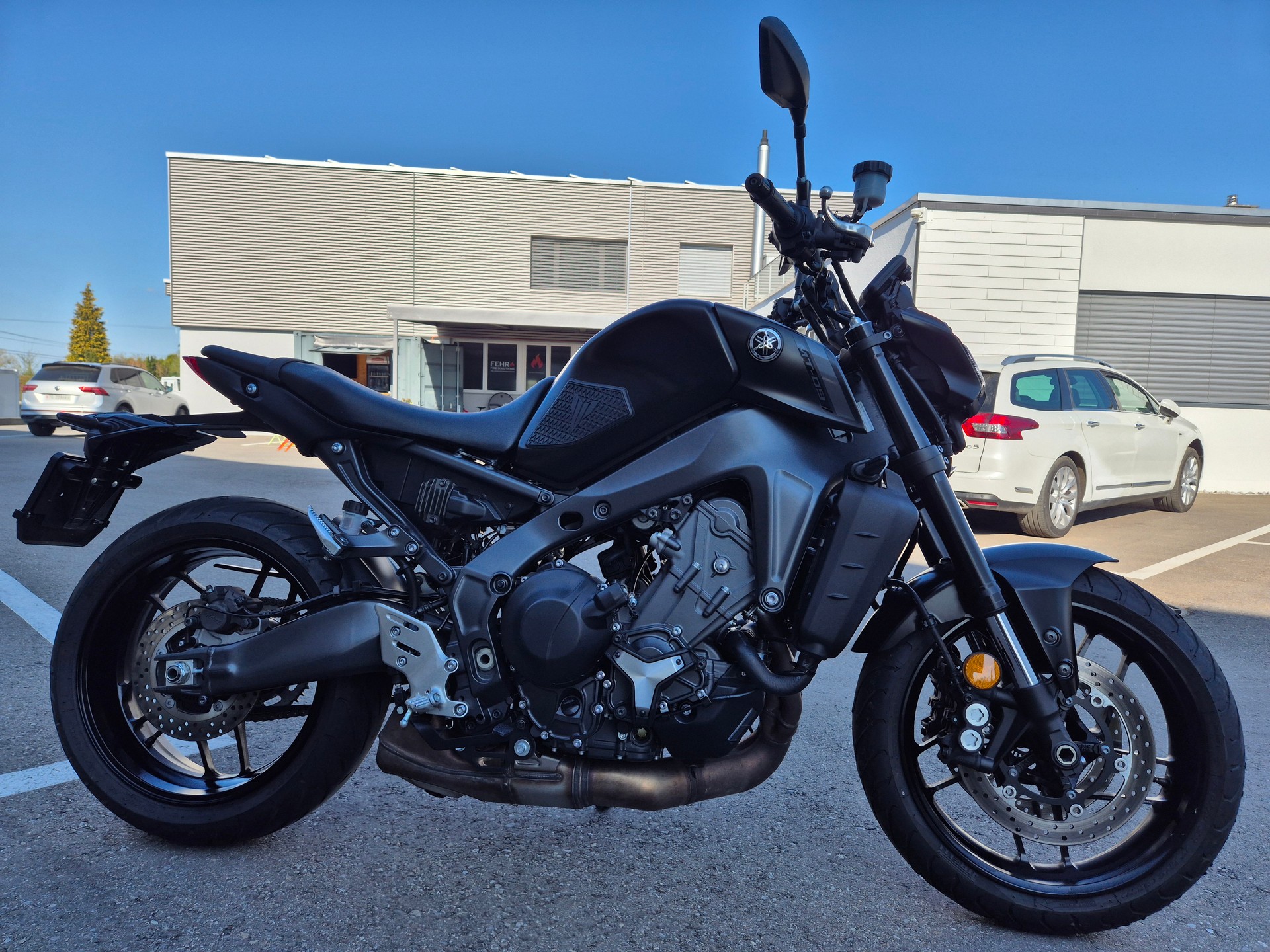 YAMAHA MT-09-image-1