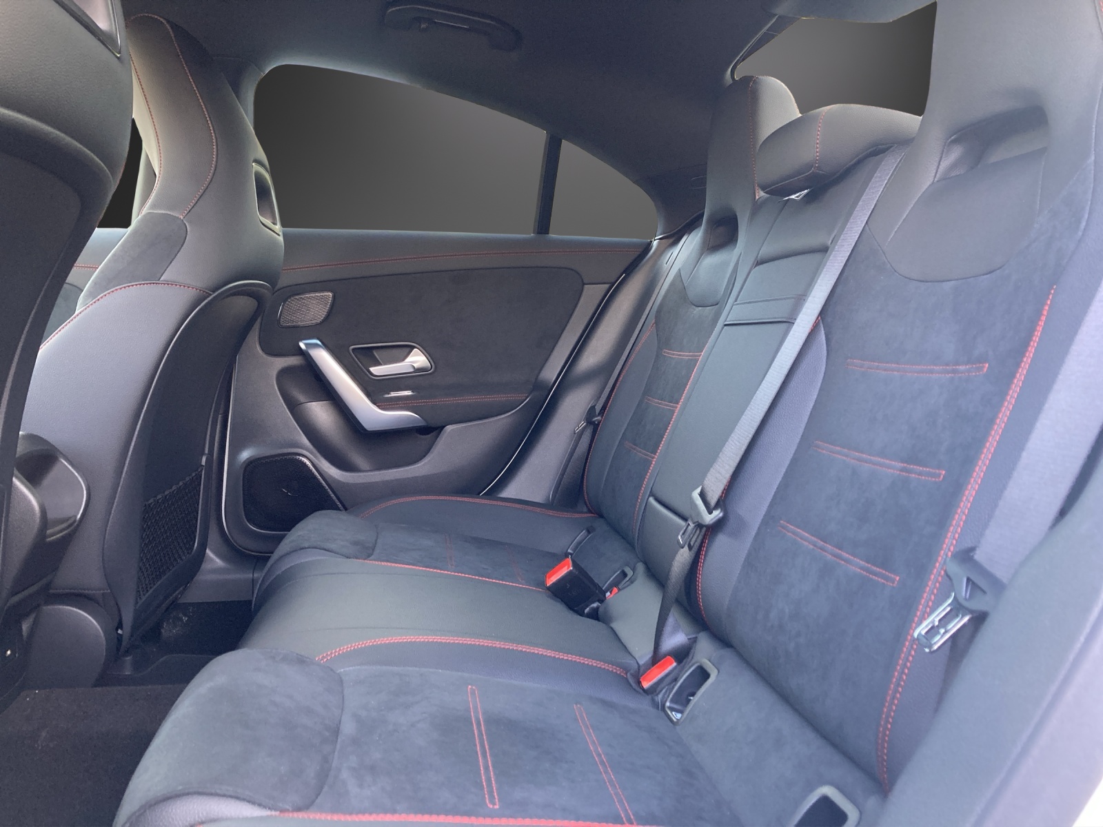 MERCEDES-BENZ CLA 250 e Coupé with EQ Hybrid Technology EQ Star-image-14