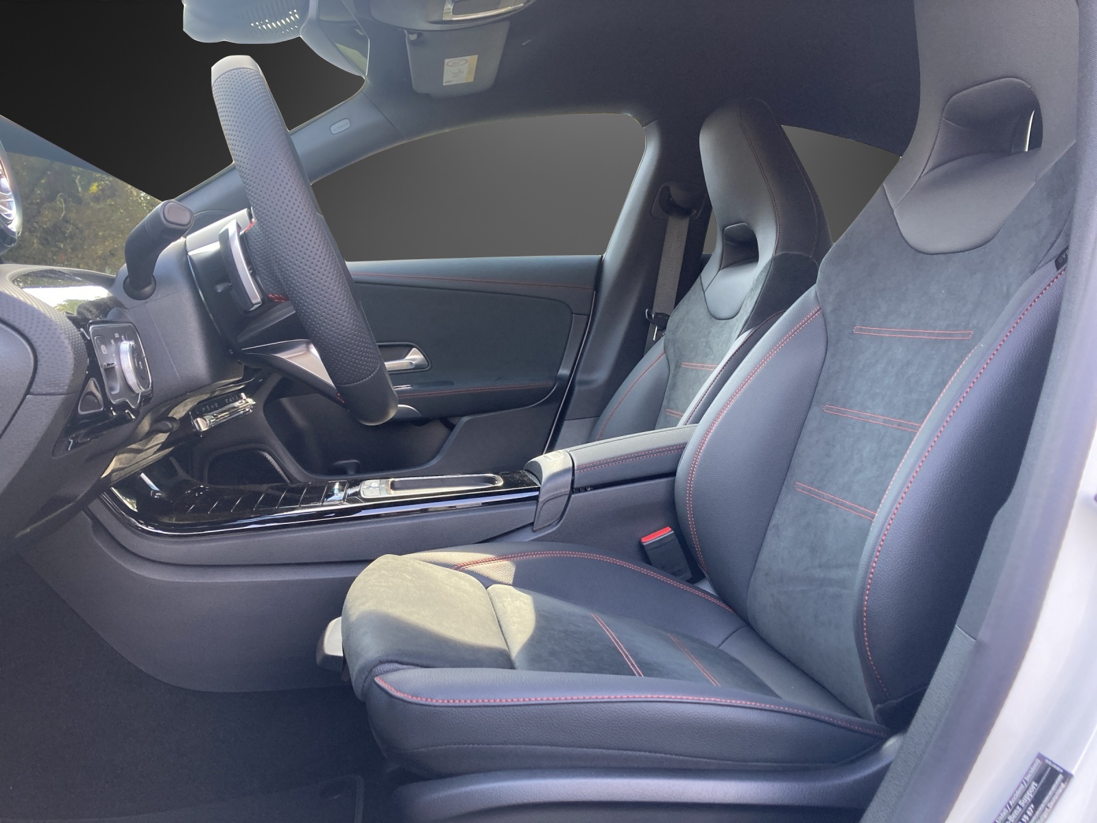 MERCEDES-BENZ CLA 250 e Coupé with EQ Hybrid Technology EQ Star-image-9