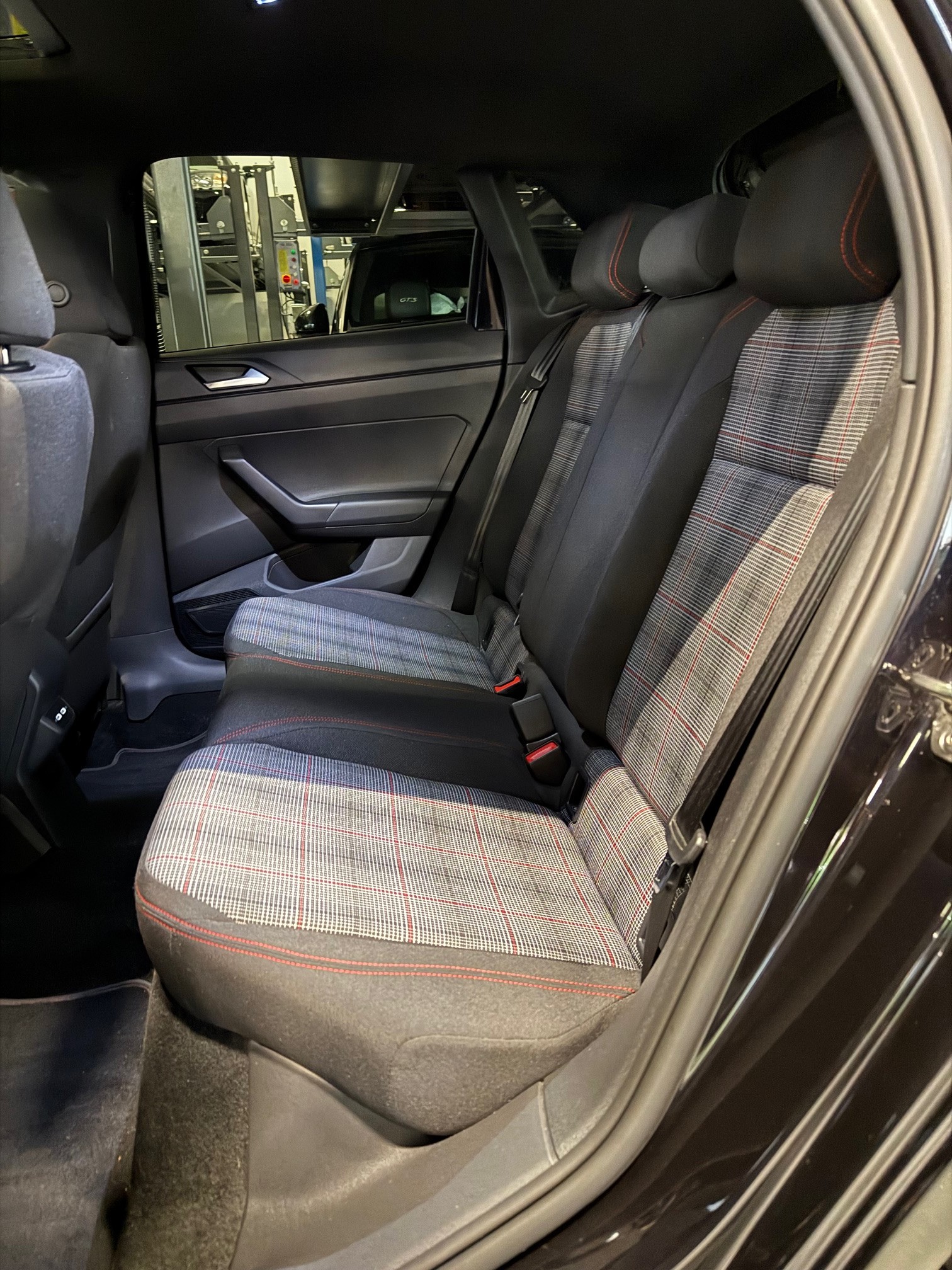VW Polo 2.0 TSI GTI DSG-image-8