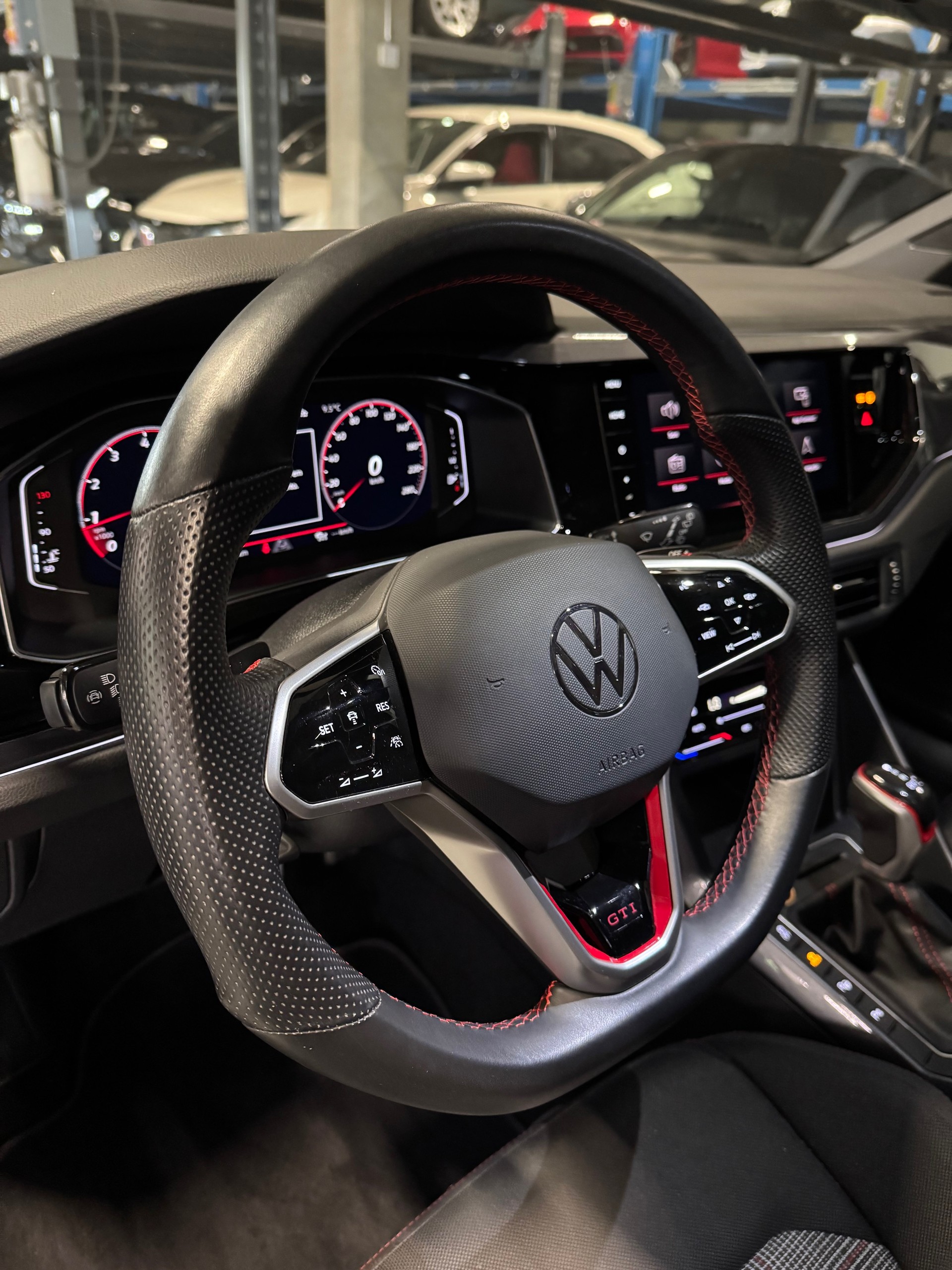 VW Polo 2.0 TSI GTI DSG-image-6