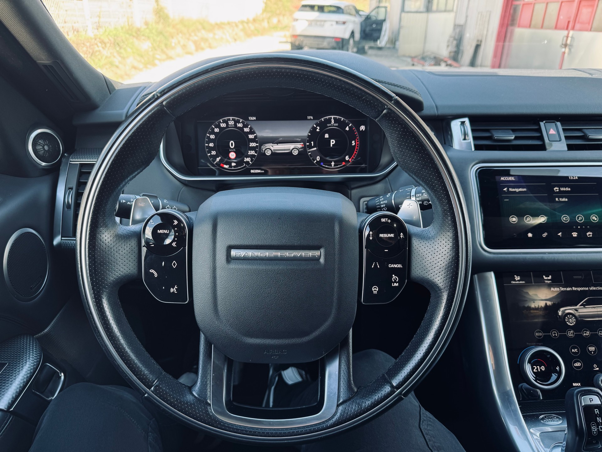 LAND ROVER Range Rover Sport 3.0 SDV6 HSE Dynamic Automatic-image-15