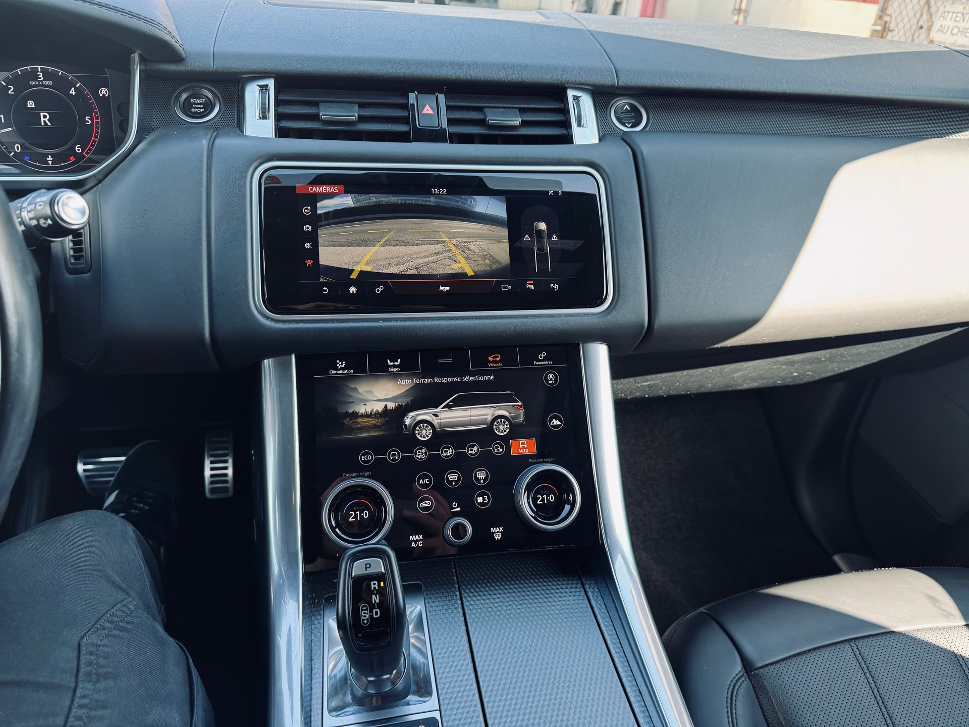 LAND ROVER Range Rover Sport 3.0 SDV6 HSE Dynamic Automatic-image-14