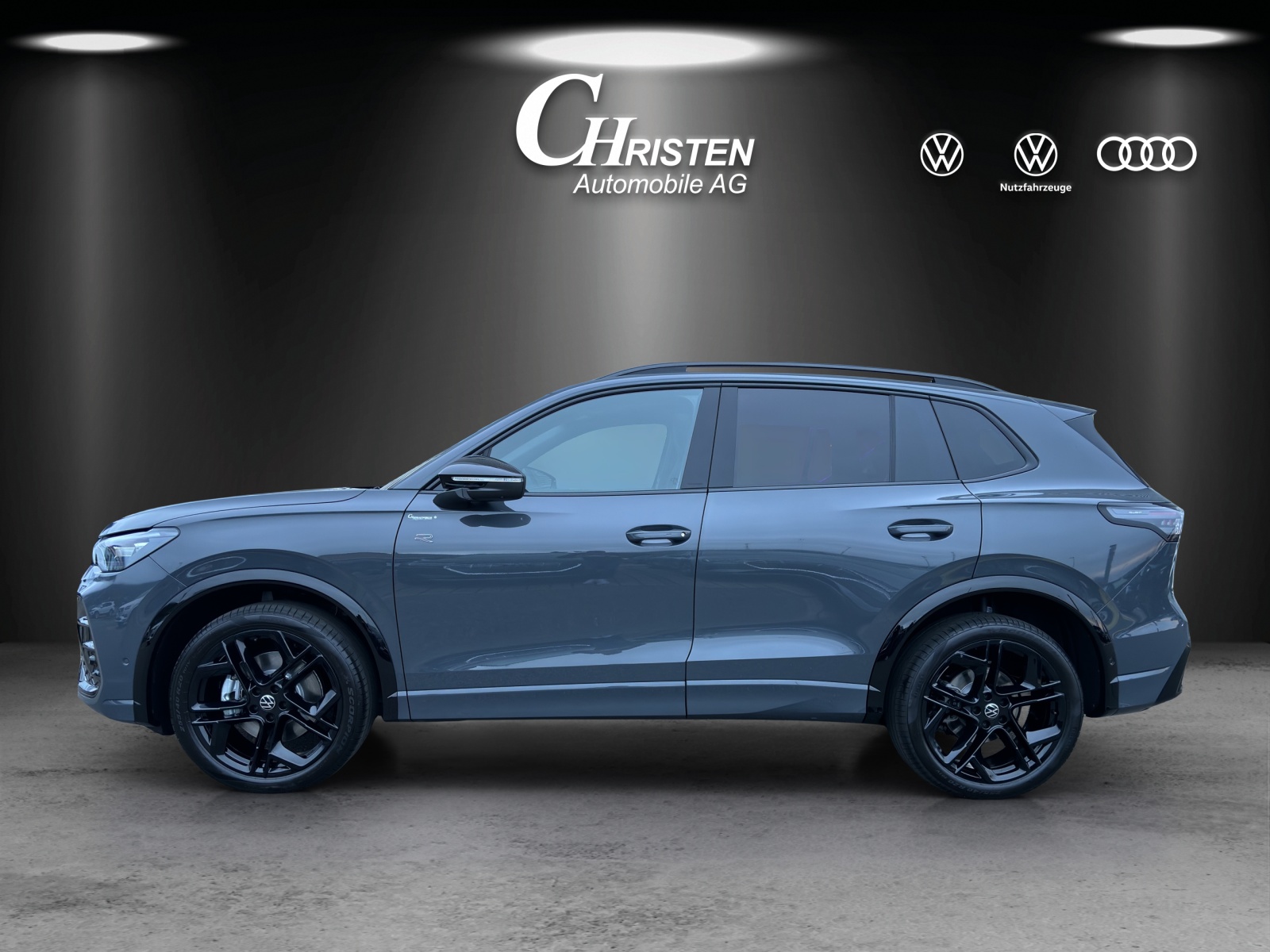 VW Tiguan 2.0 TSI DSG R-Line 4Motion-image-1