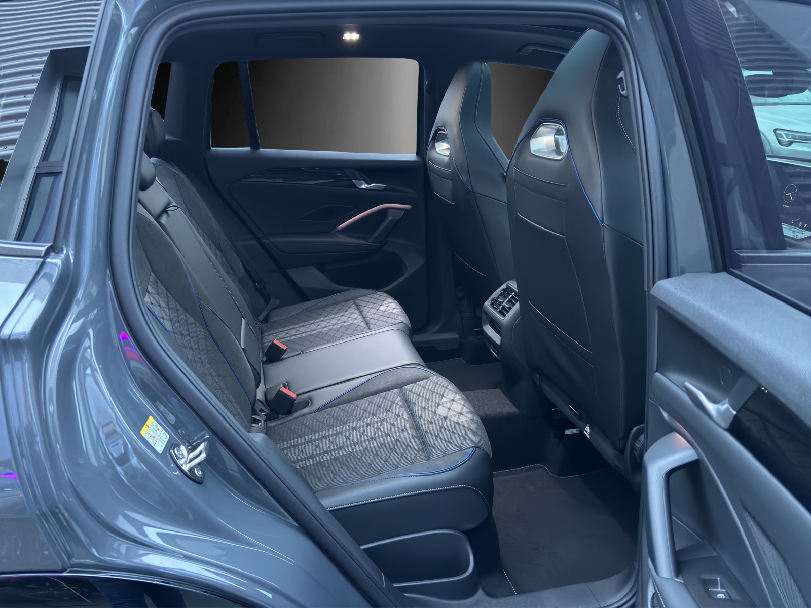 VW Tiguan 2.0 TSI DSG R-Line 4Motion-image-7