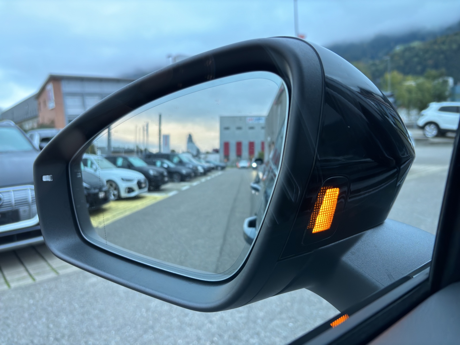 VW Tiguan 2.0 TSI DSG R-Line 4Motion-image-16