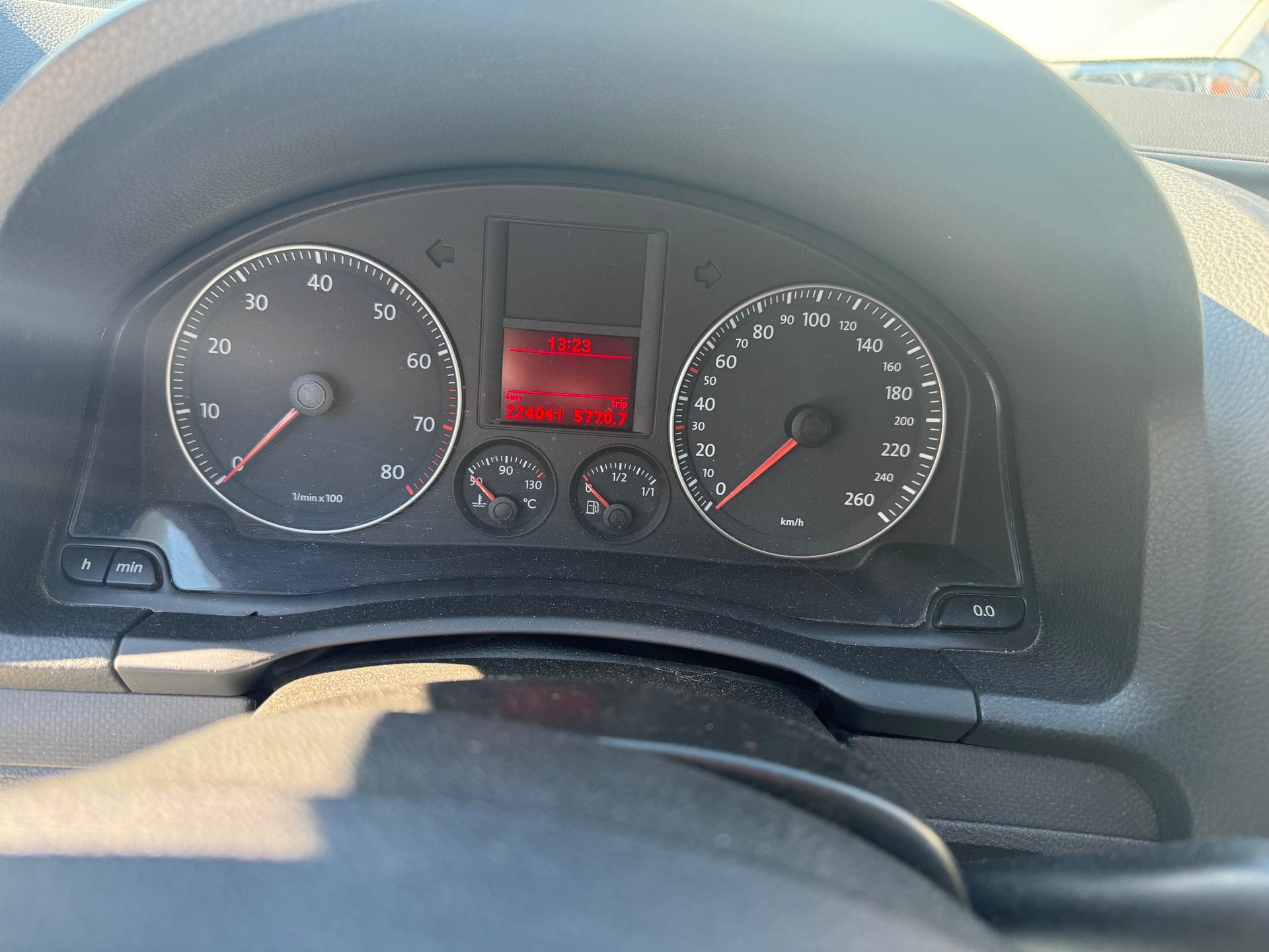 VW Golf 1.6 FSI Leader-image-11