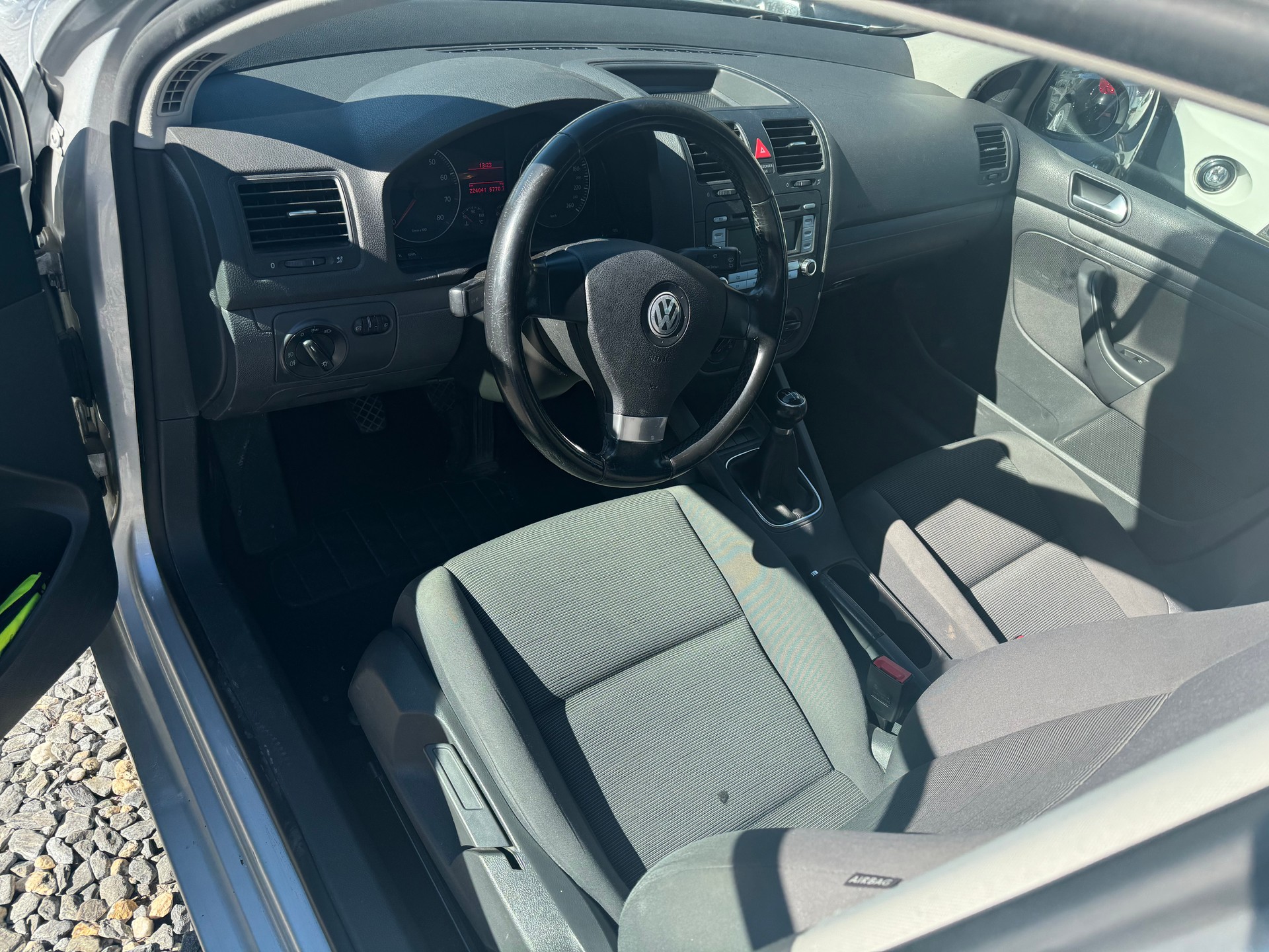 VW Golf 1.6 FSI Leader-image-10