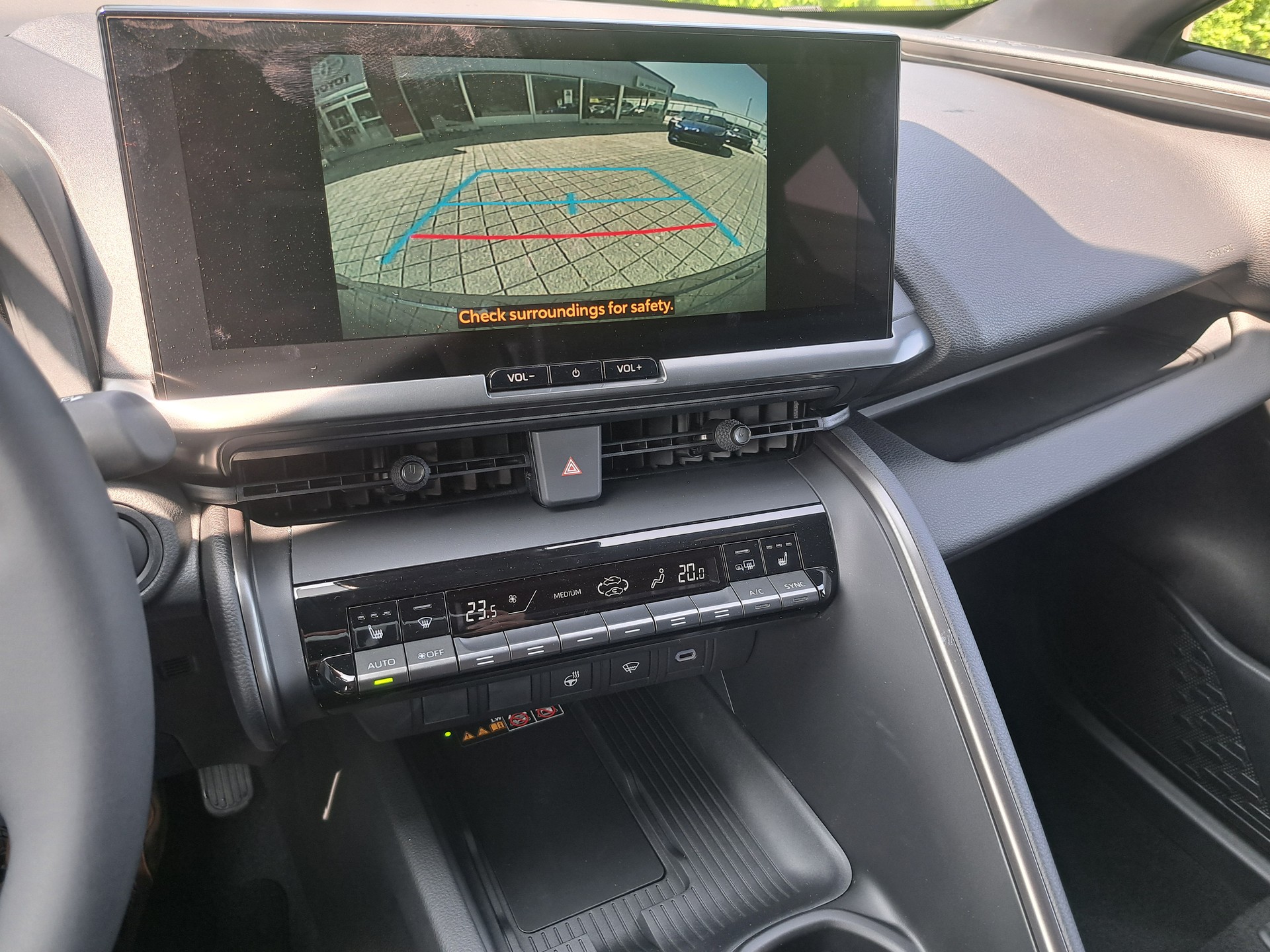 TOYOTA C-HR 2.0 PHEV CVT Swiss Edition-image-12