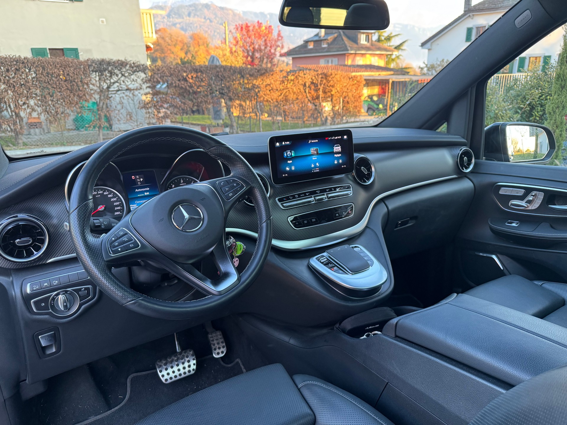 MERCEDES-BENZ V 300 d lang Swiss Edition 4Matic 9G-Tronic-image-3