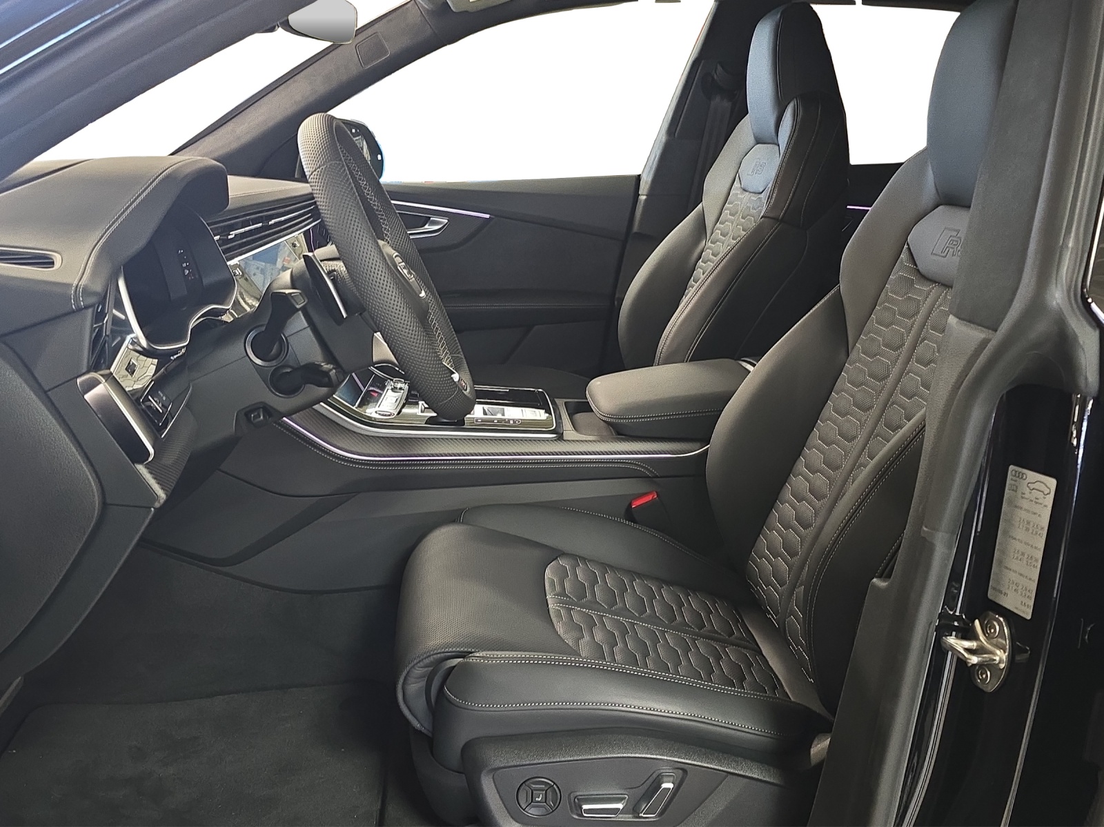 AUDI RSQ8 performance quattro-image-9