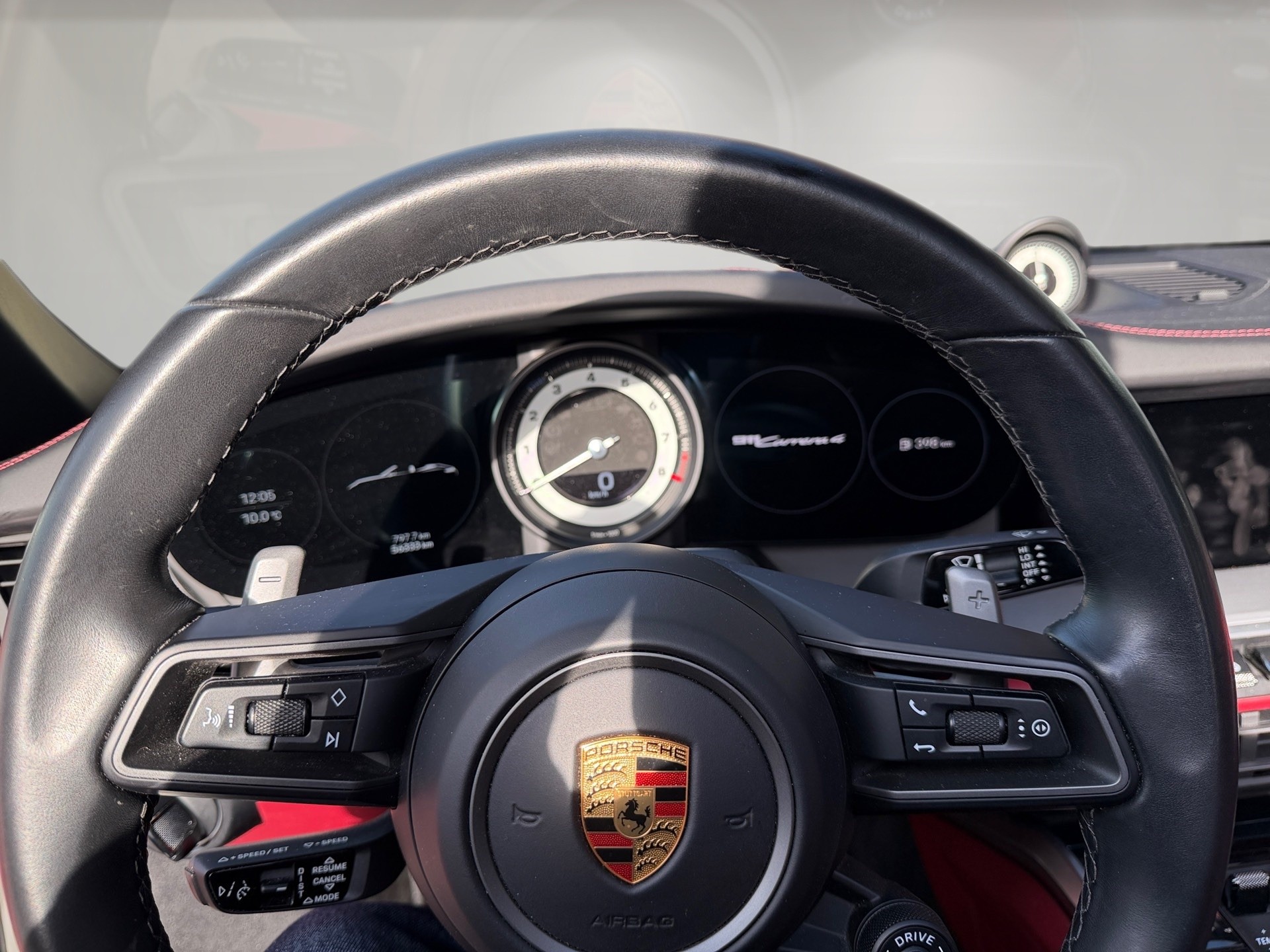 PORSCHE 911 Carrera 4 Cabriolet PDK-image-9