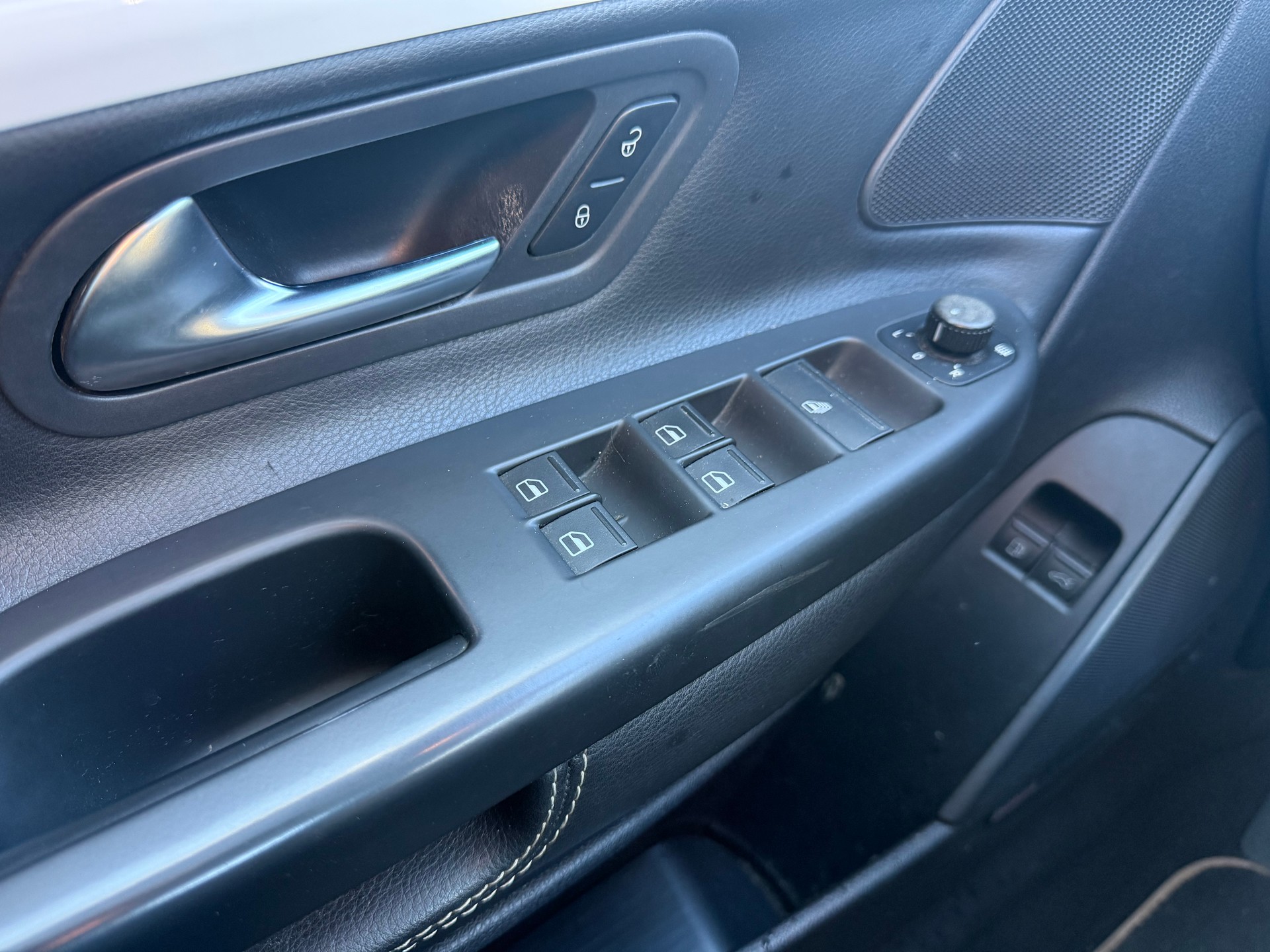VW Eos 2.0 TDI DSG-image-13