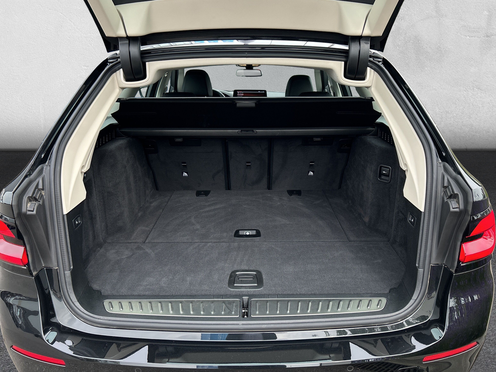 BMW 520d xDrive 48V Touring Steptronic 📍-image-4