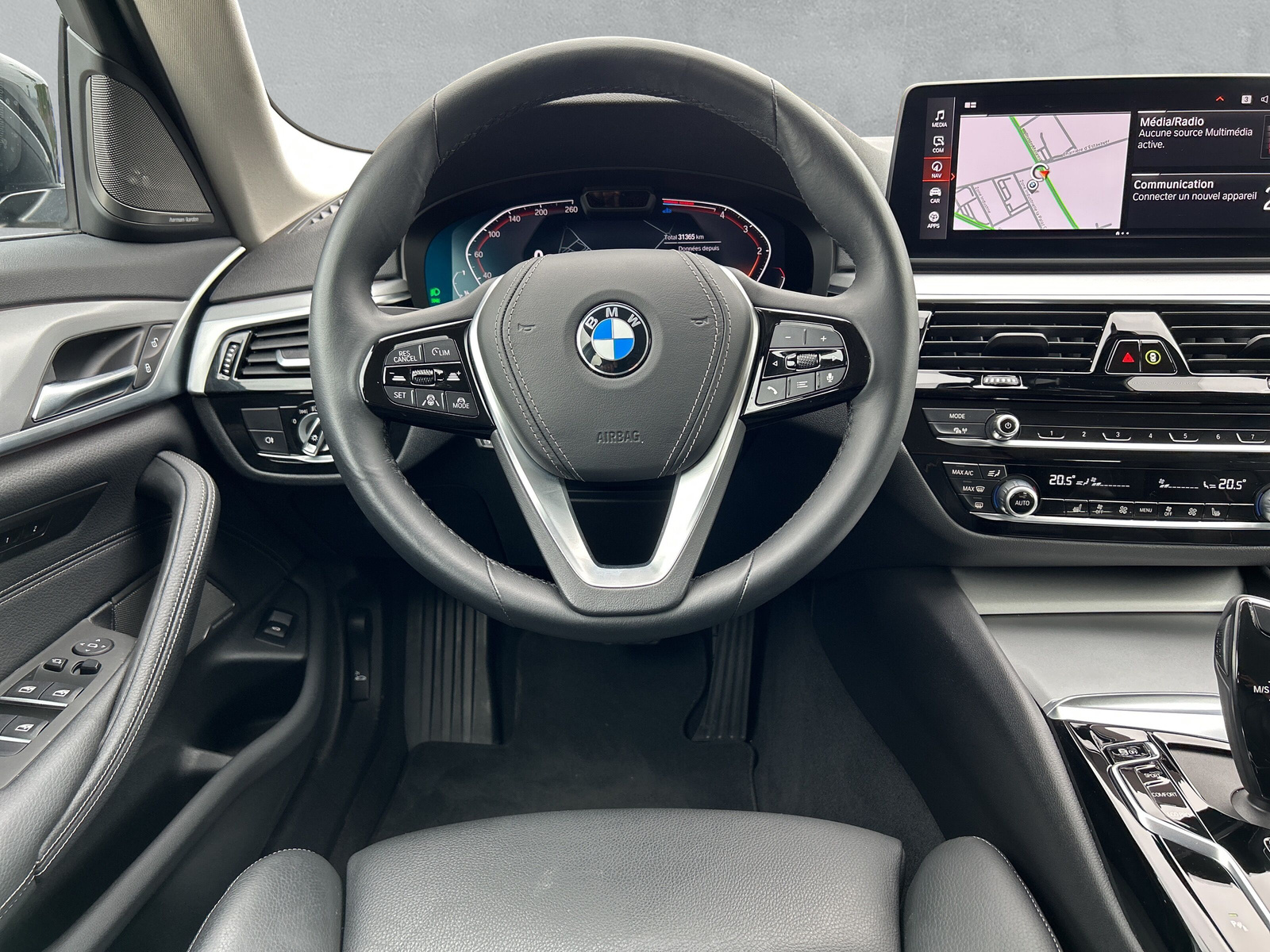 BMW 520d xDrive 48V Touring Steptronic 📍-image-8