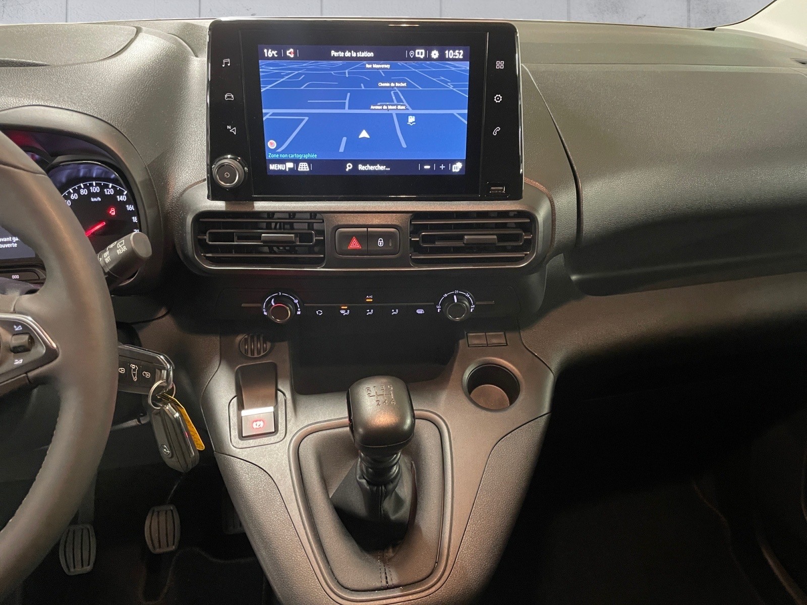 OPEL Combo Cargo 1.5 Climatisation / Reg vitesse / GPS / Pack électriques / volant chauffant / Caméra de recul-image-10