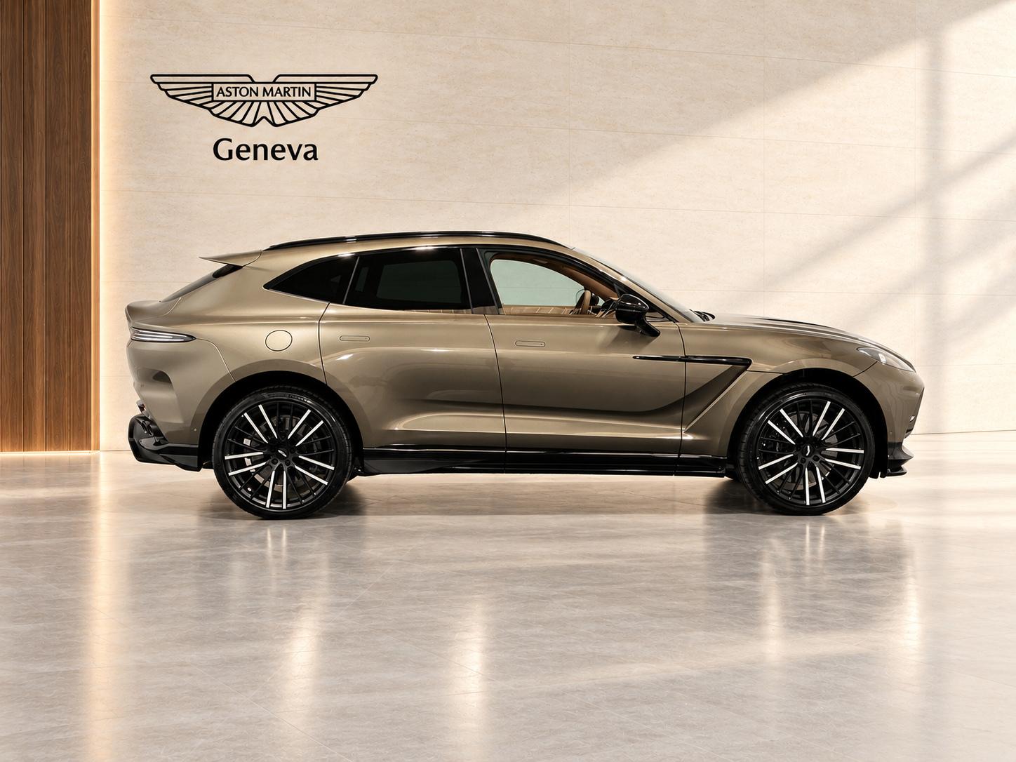ASTON MARTIN DBX 707 4.0 V8 Bi-Turbo-showroom-element-3