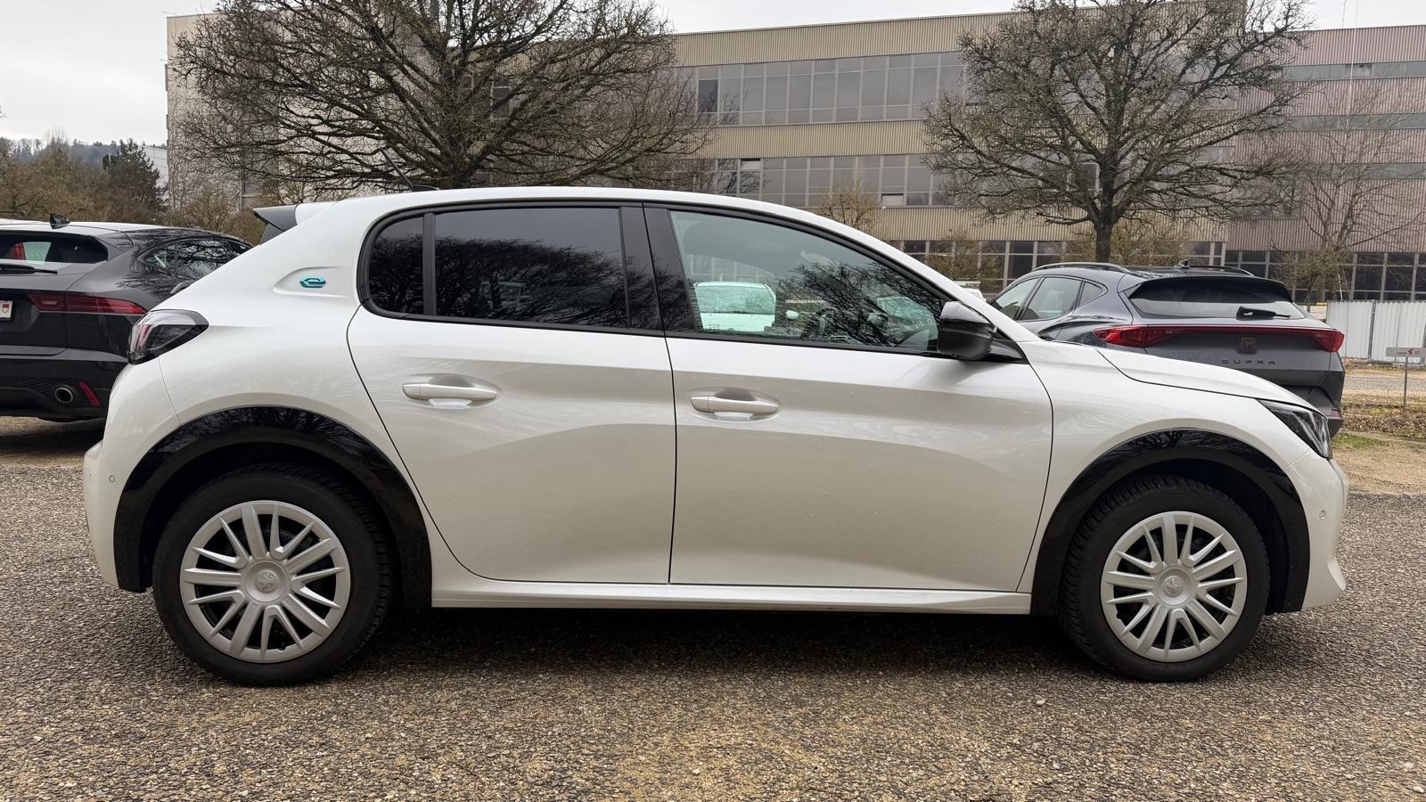 PEUGEOT 208 Elektrik GT-image-1