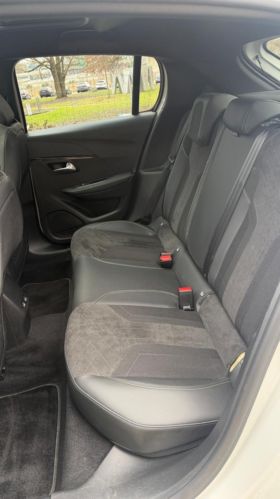 PEUGEOT 208 Elektrik GT-image-11