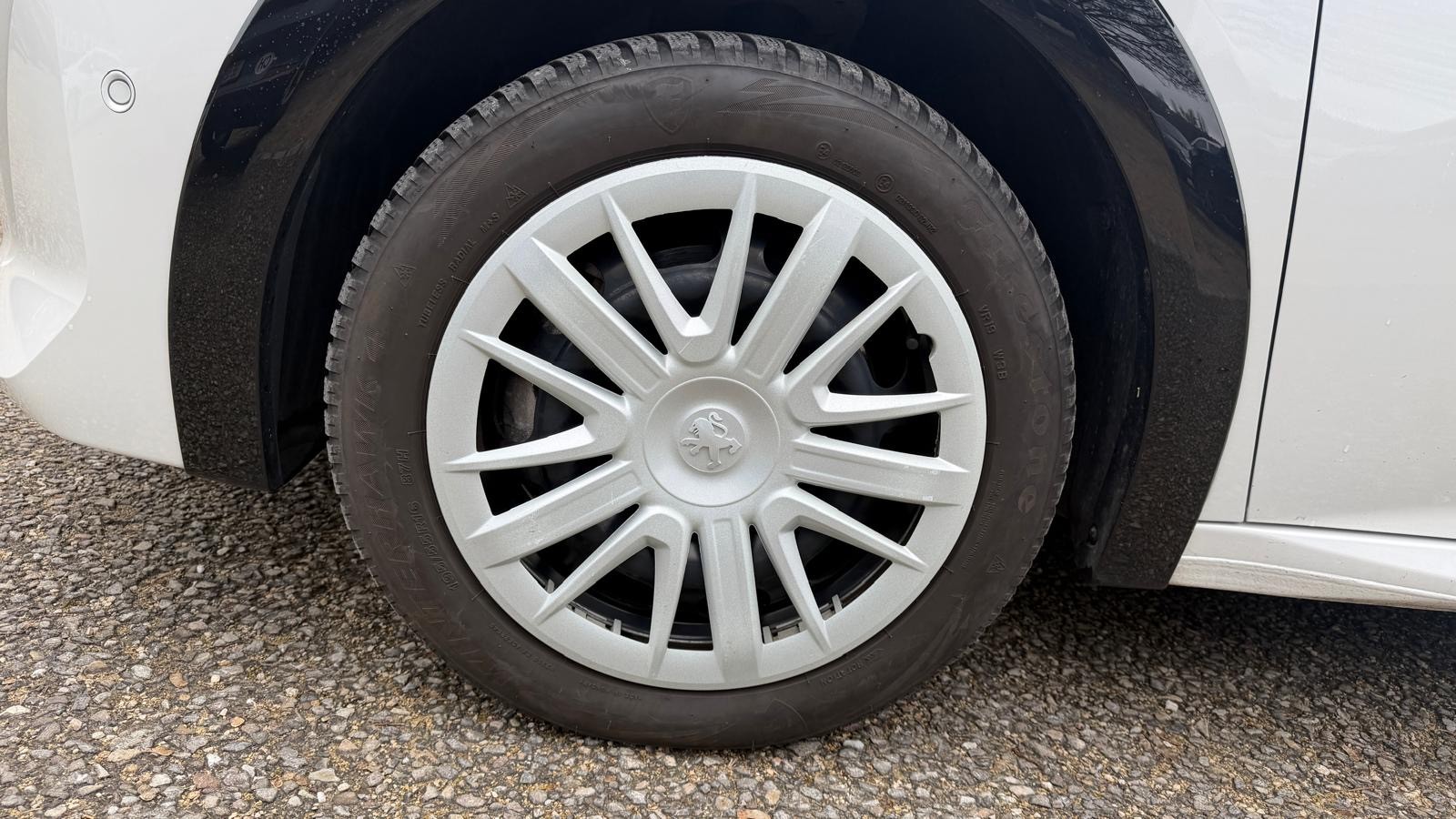 PEUGEOT 208 Elektrik GT-image-13