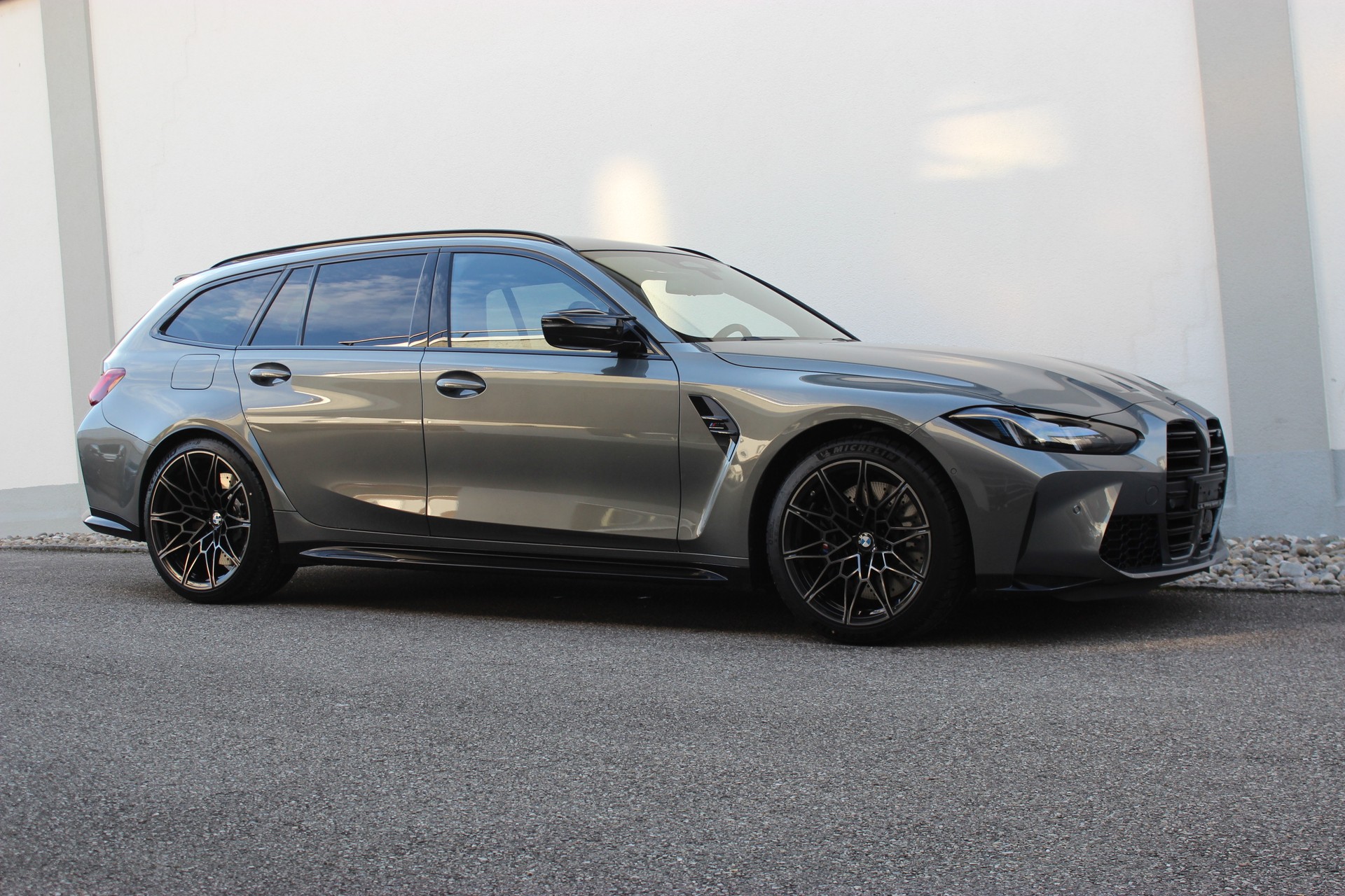 BMW M3 Competition M xDrive Touring Individual stratusgrau *1.9%-LEASINGAKTION* 🏖️JUNI-ANGEBOT🏖️-image-4