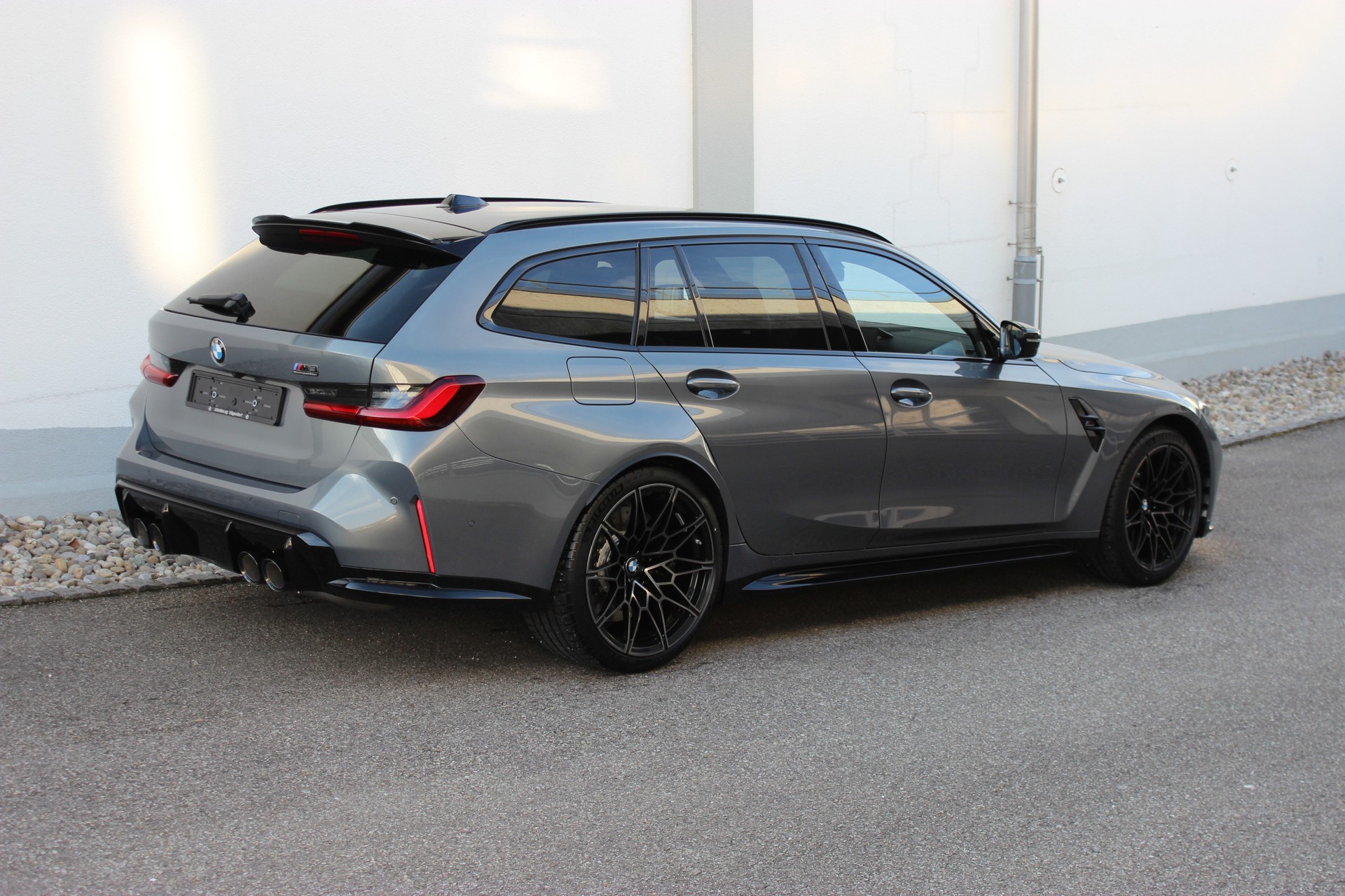 BMW M3 Competition M xDrive Touring Individual stratusgrau *1.9%-LEASINGAKTION* 🏖️JUNI-ANGEBOT🏖️-image-5