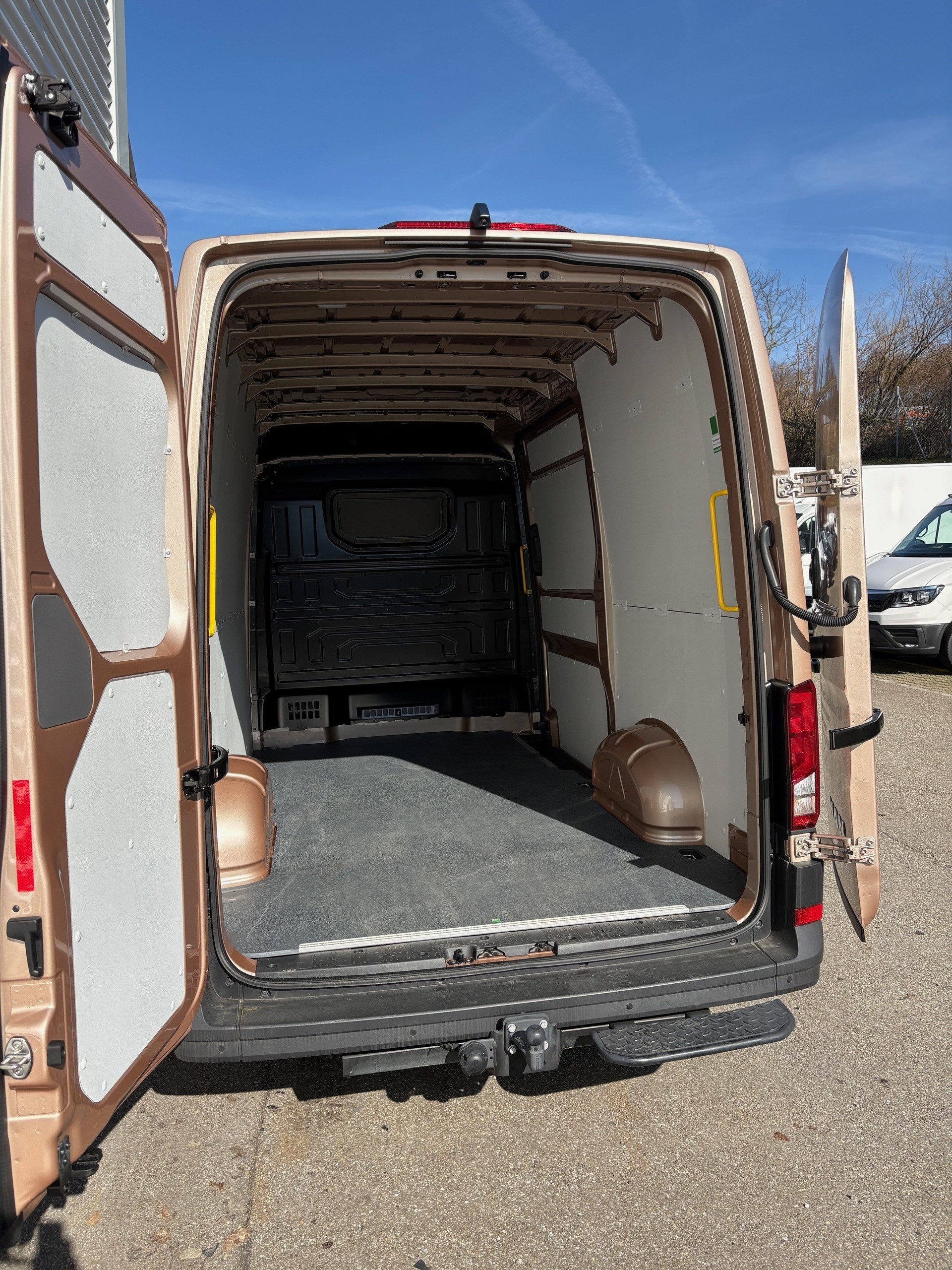 MAN TGE 3.180 4x2F SB Kastenwagen-image-7