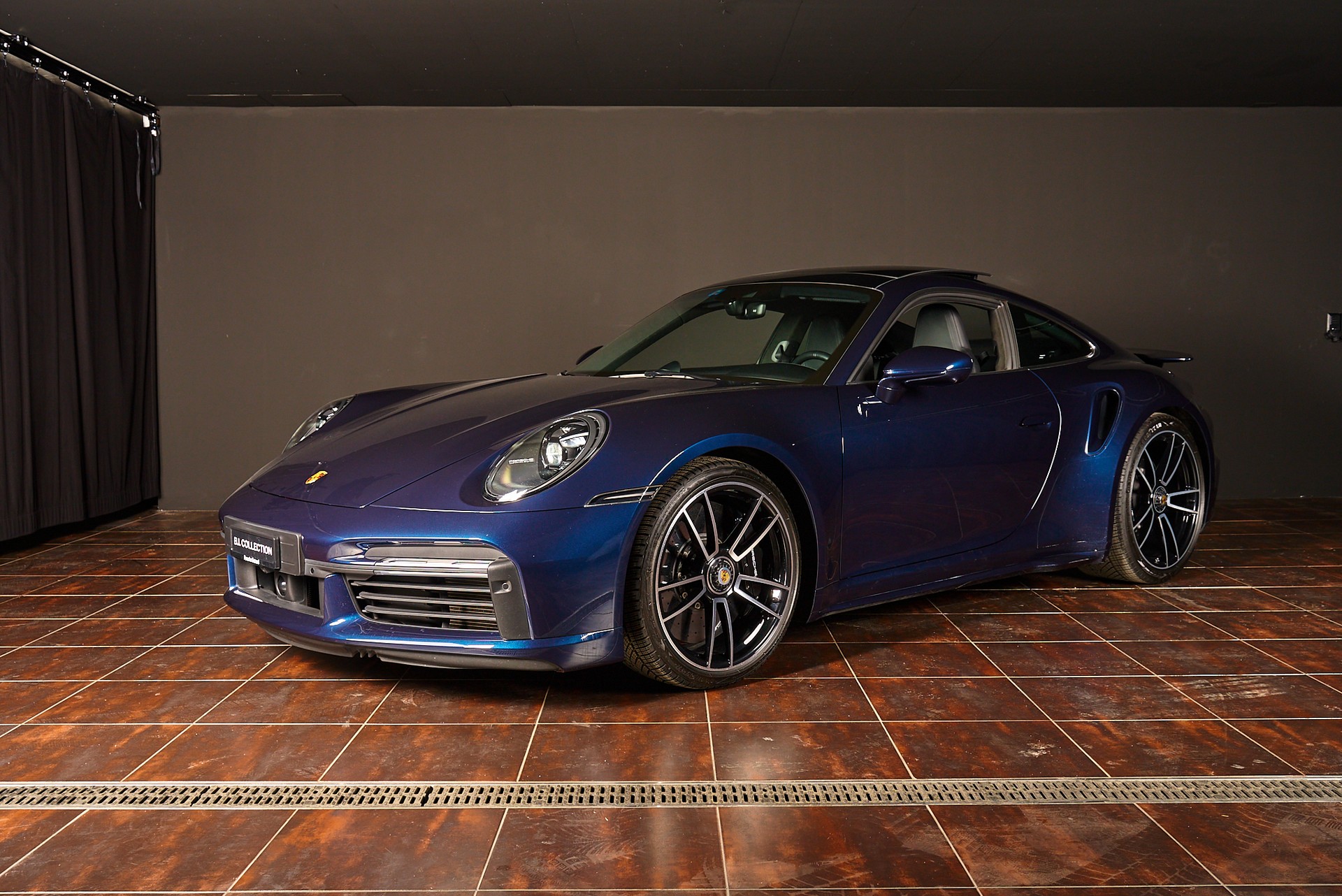 PORSCHE 911 Turbo S PDK-image-0