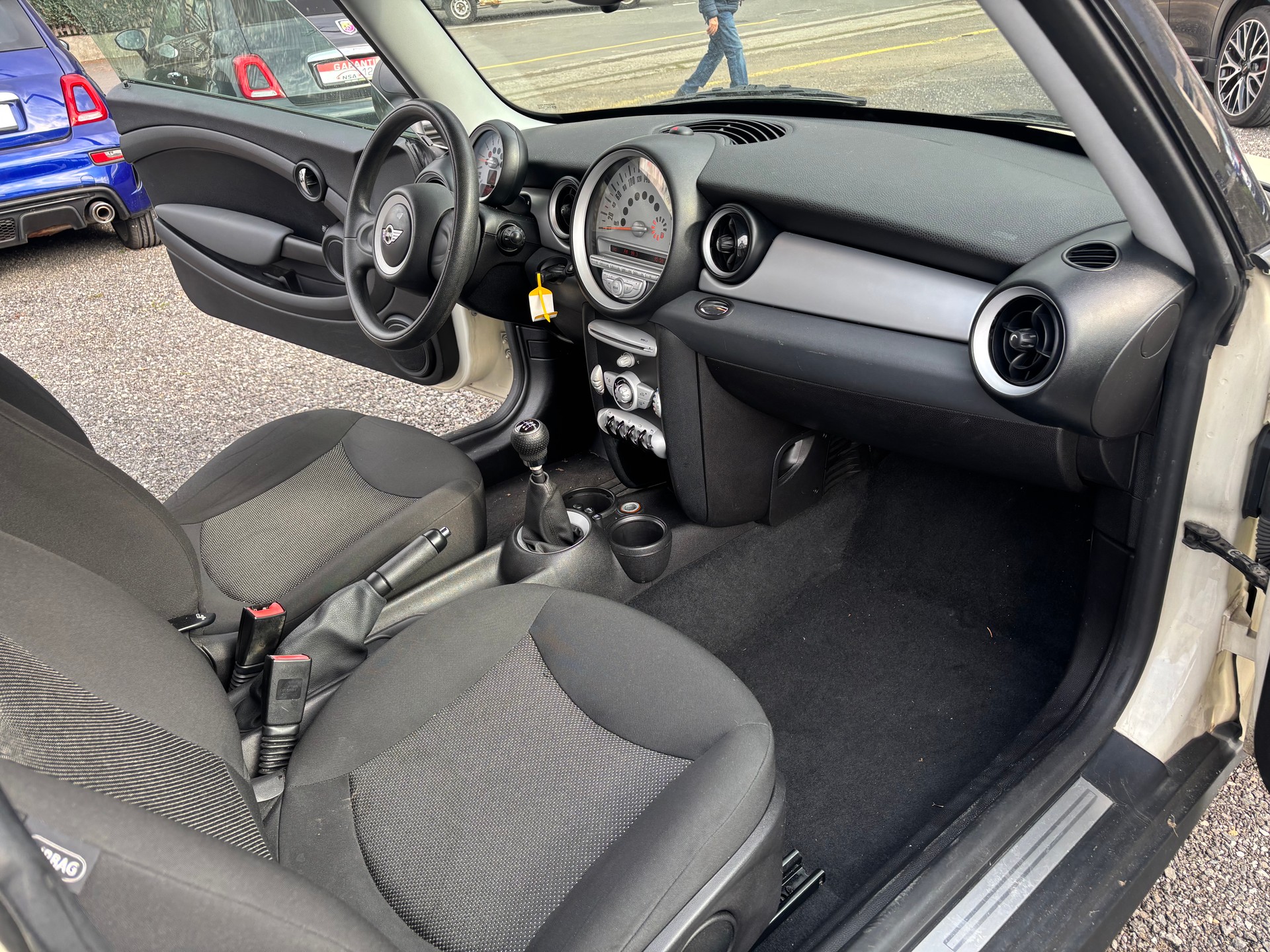 MINI One-image-12