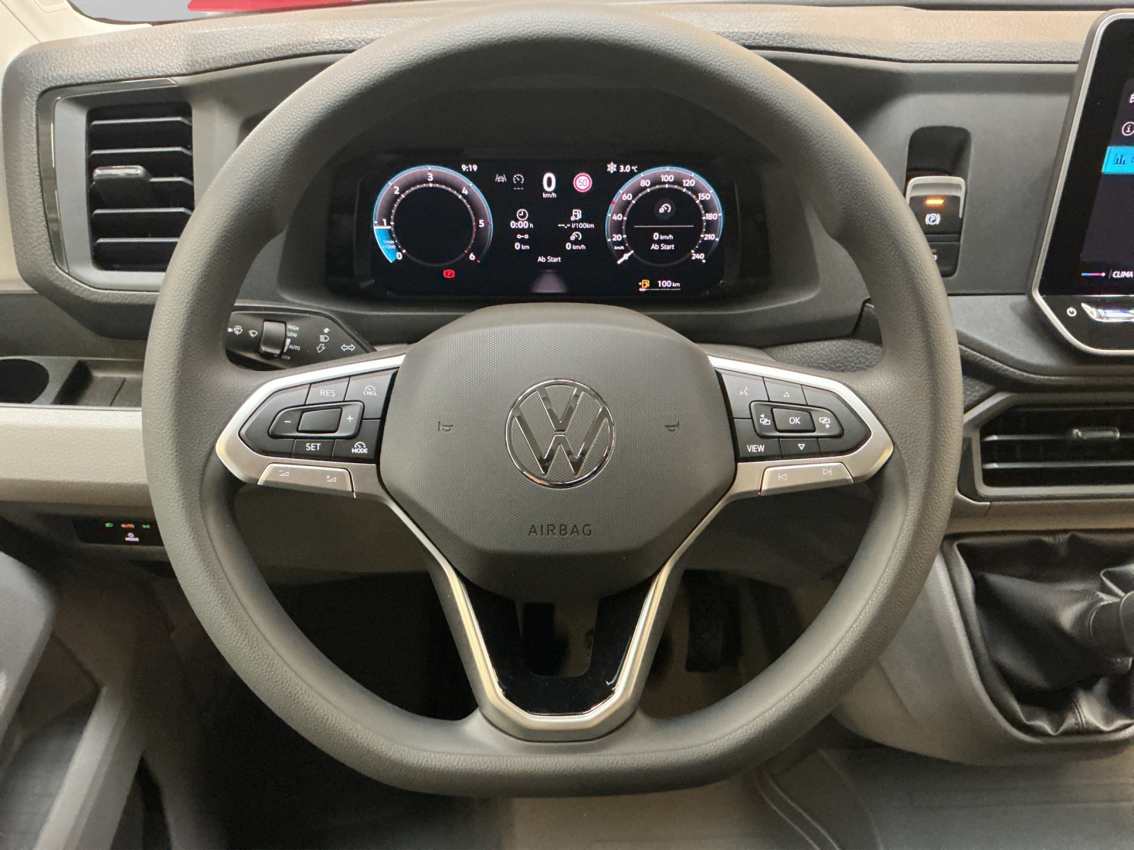 VW Crafter 35 2.0 TDI L3 HD-image-5