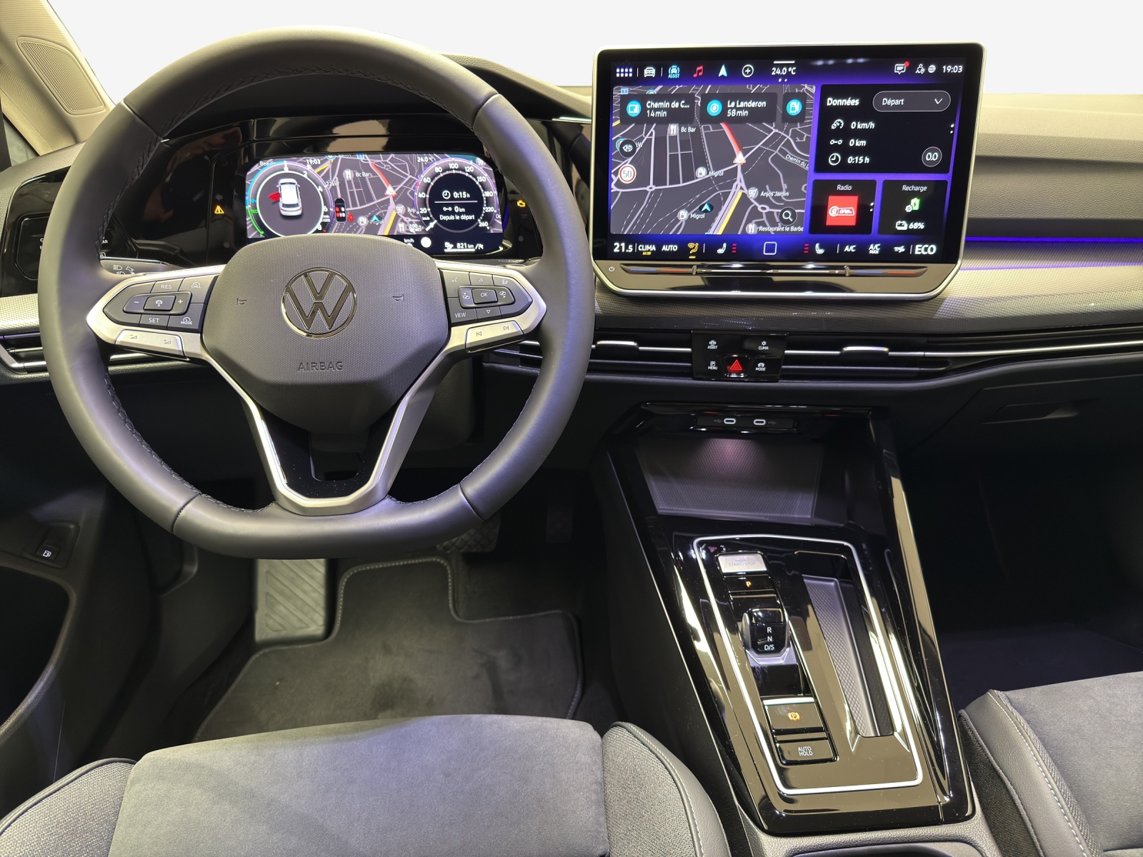 VW Golf 1.5 TSI PHEV Style-image-8