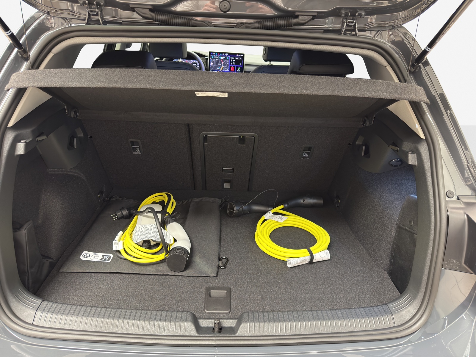 VW Golf 1.5 TSI PHEV Style-image-12