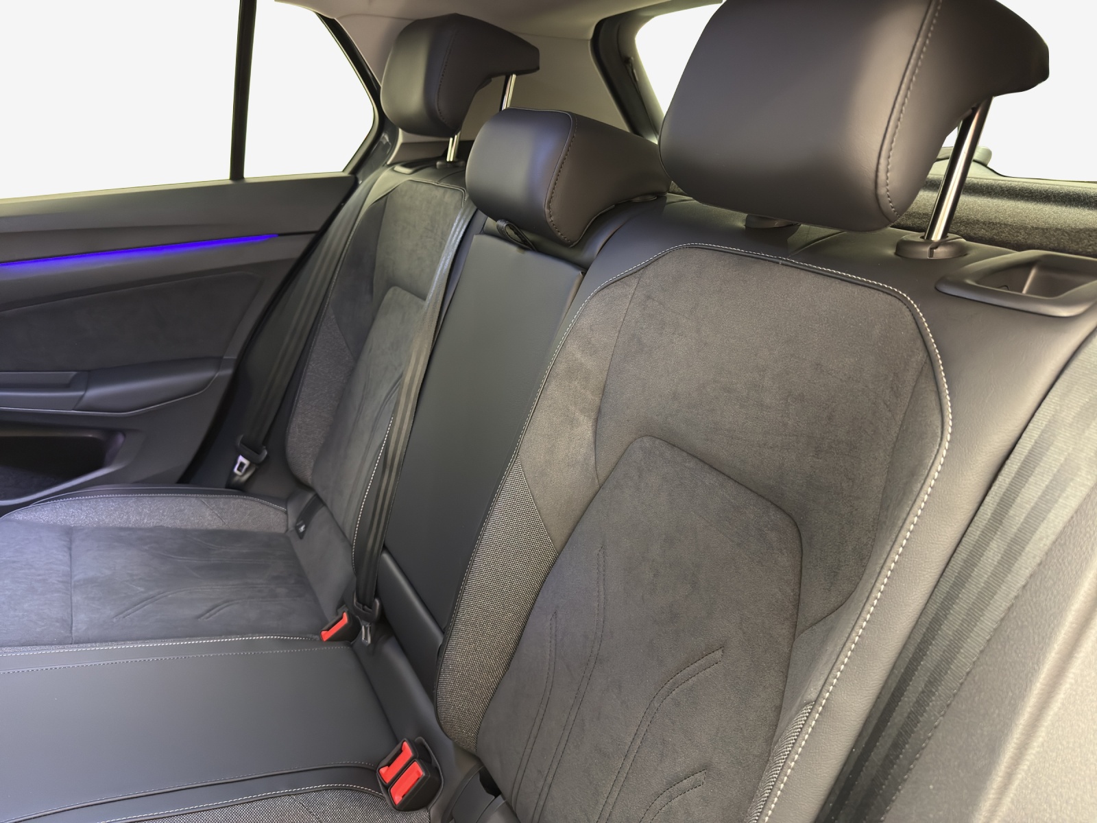 VW Golf 1.5 TSI PHEV Style-image-11