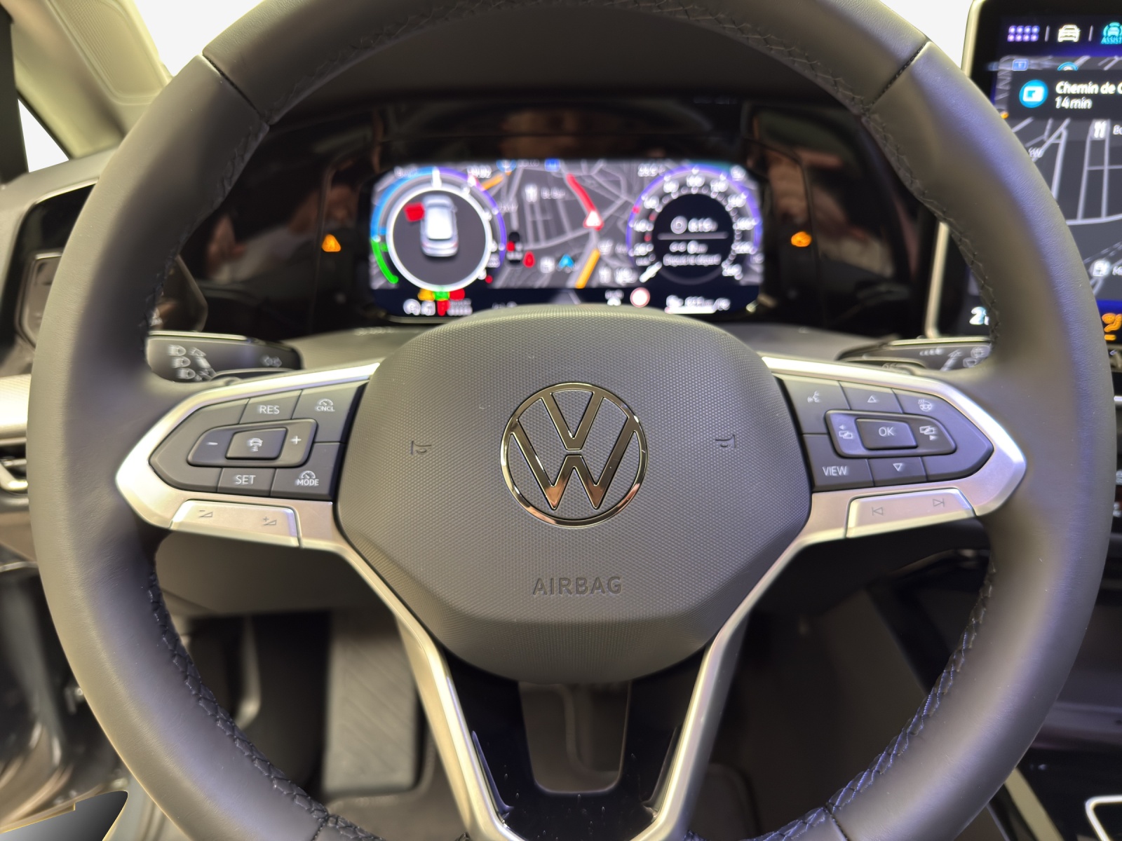 VW Golf 1.5 TSI PHEV Style-image-9