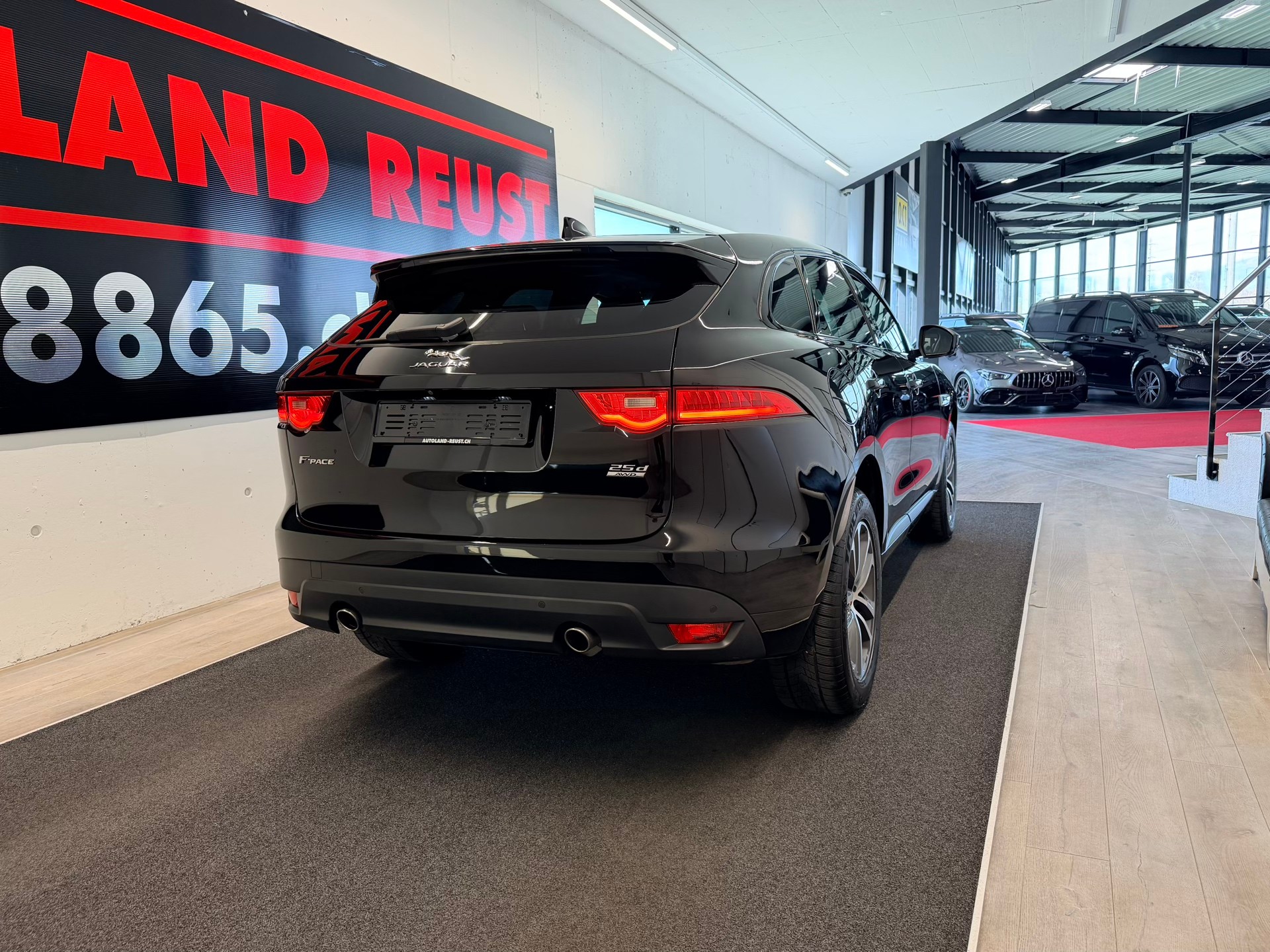 JAGUAR F-Pace 25d R-Sport AWD Automatik-image-5