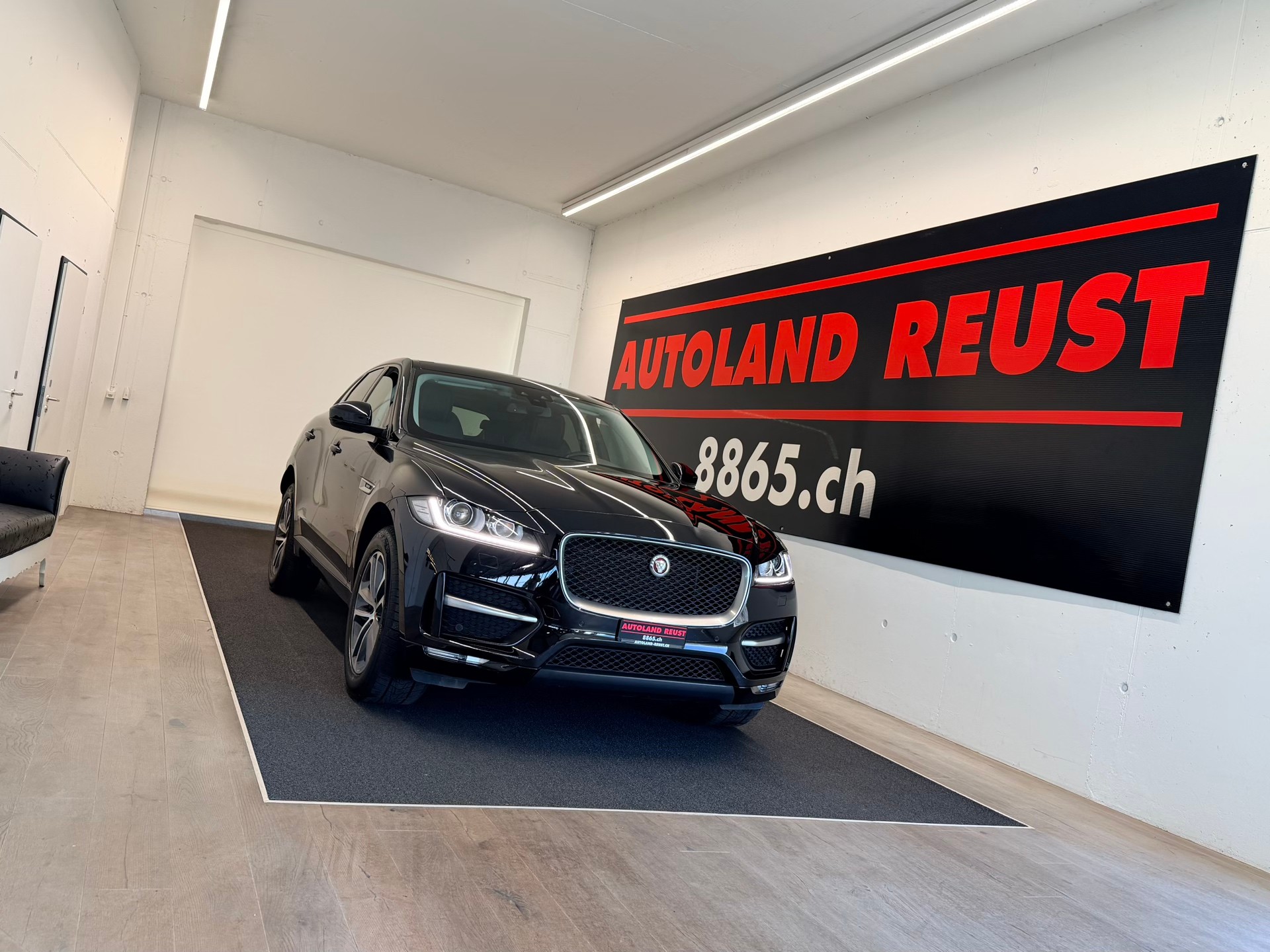 JAGUAR F-Pace 25d R-Sport AWD Automatik-image-0