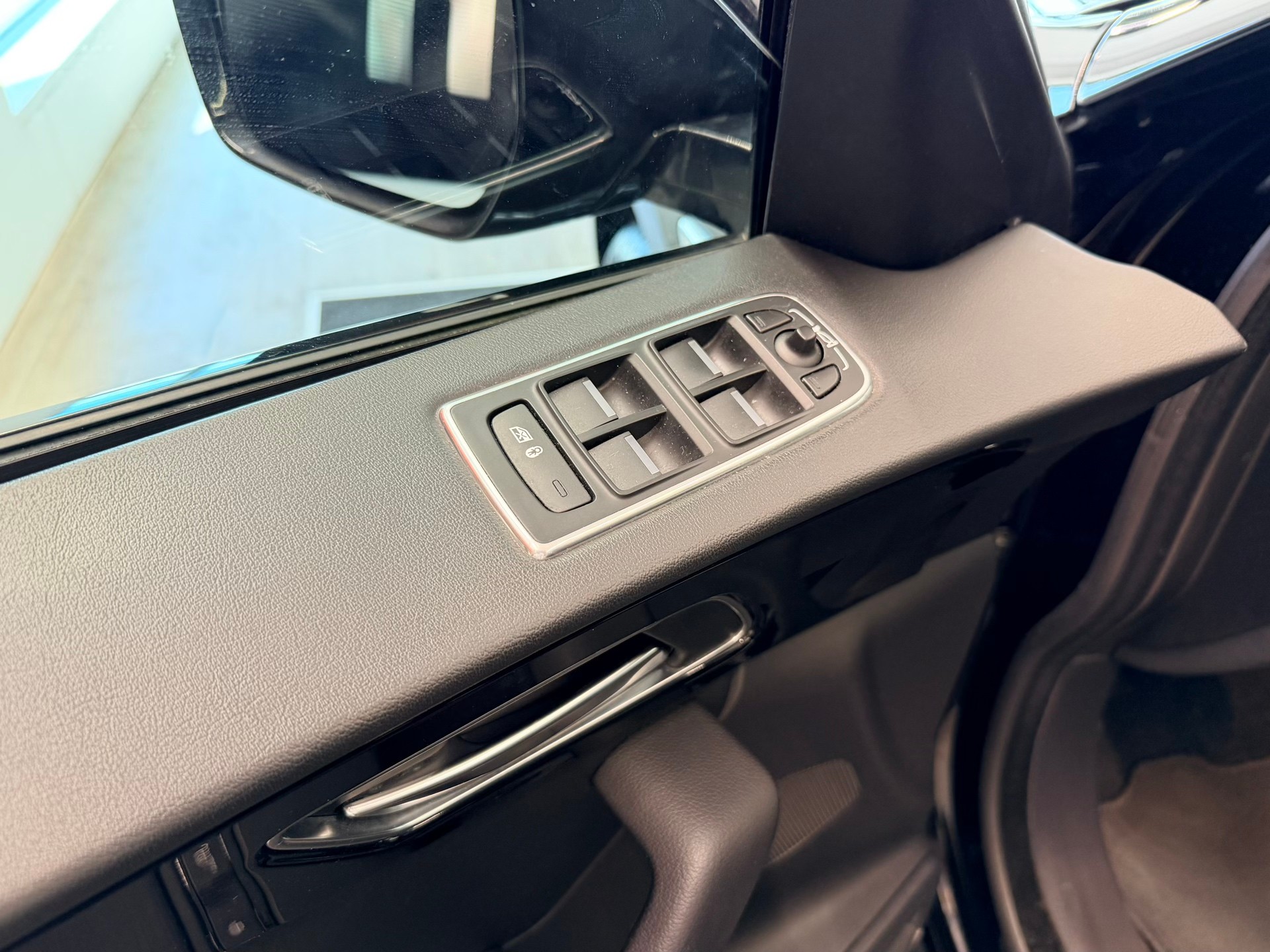JAGUAR F-Pace 25d R-Sport AWD Automatik-image-12