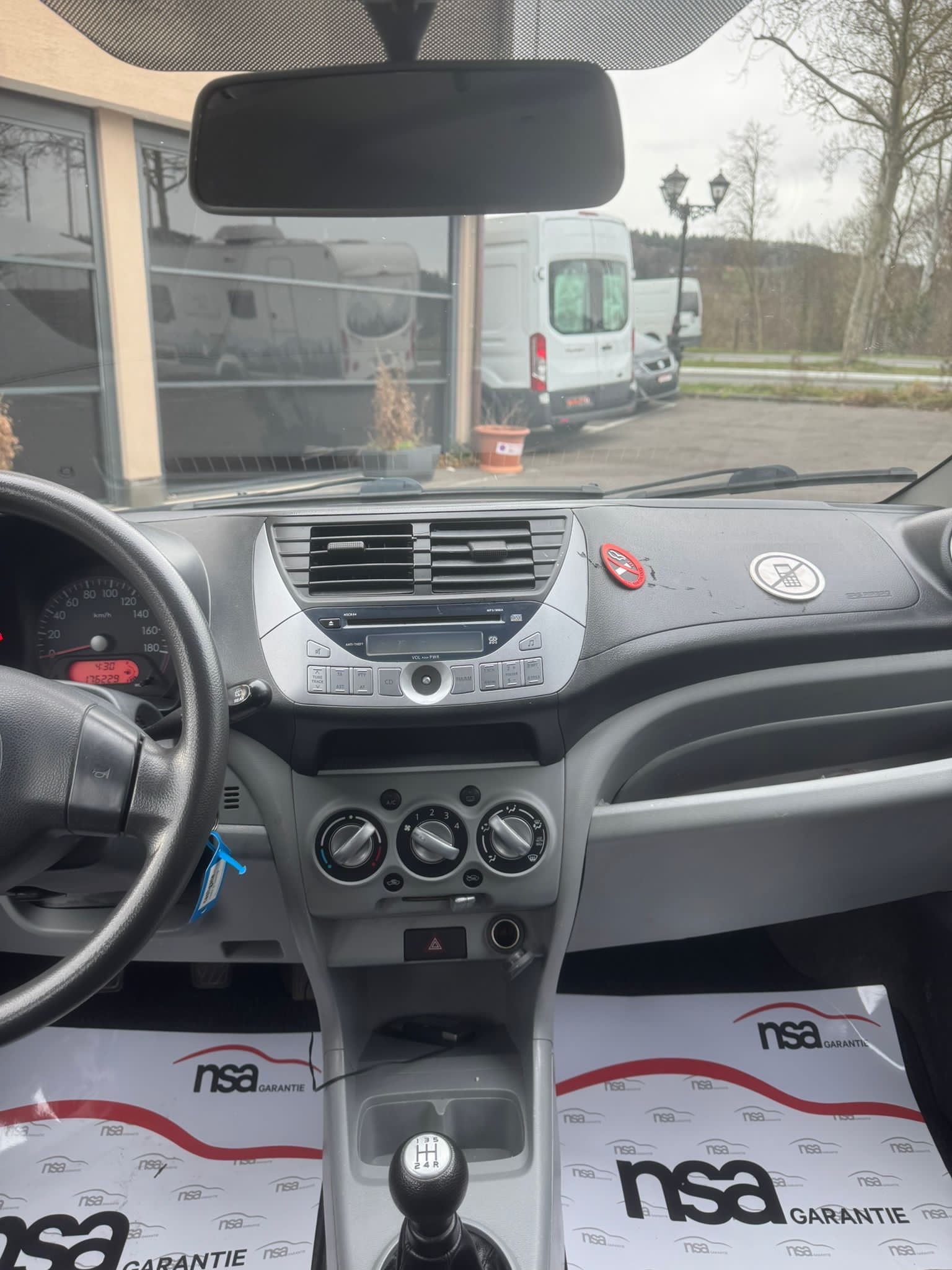 NISSAN Pixo 1.0 acenta-image-11
