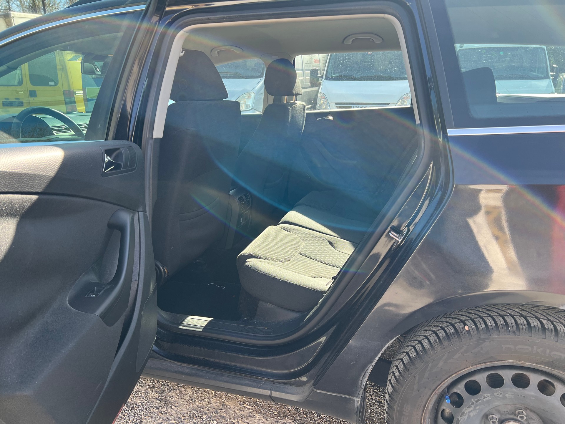 VW Passat Variant 2.0 TDI Trendline-image-4