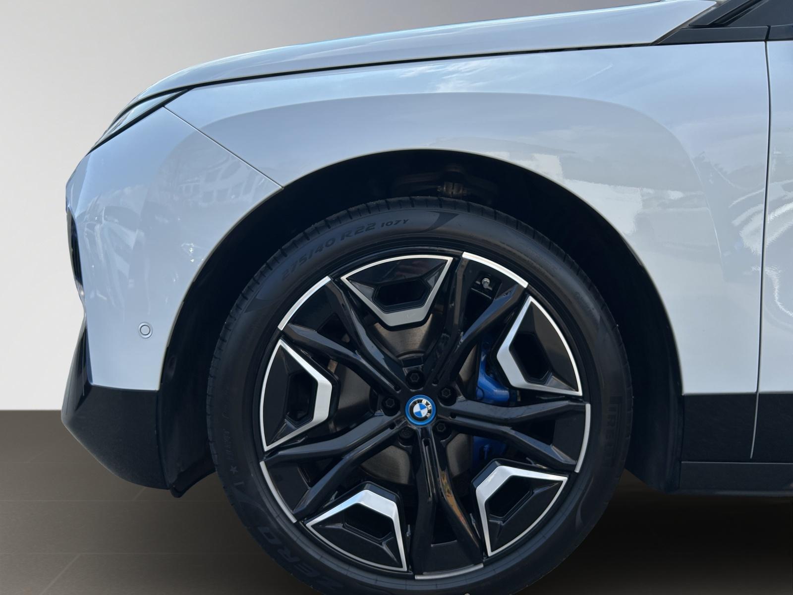 BMW iX xDrive50-image-8