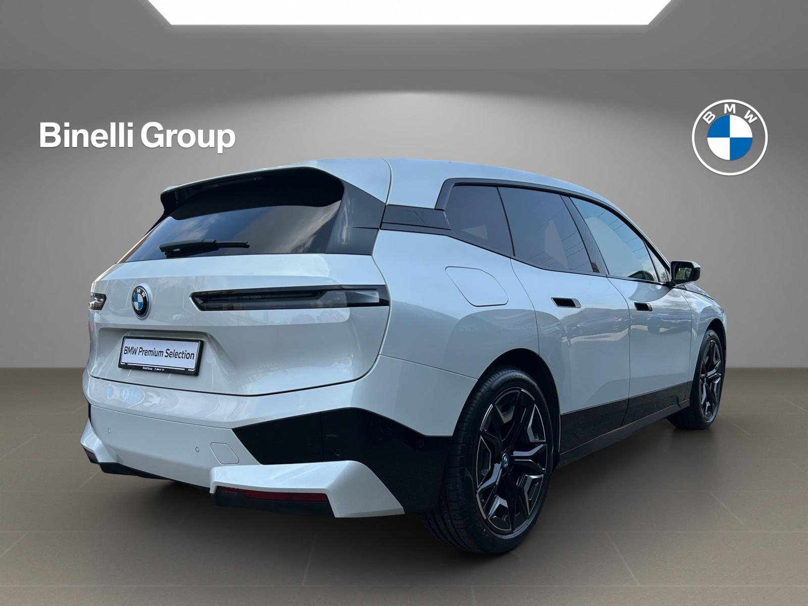 BMW iX xDrive50-image-4