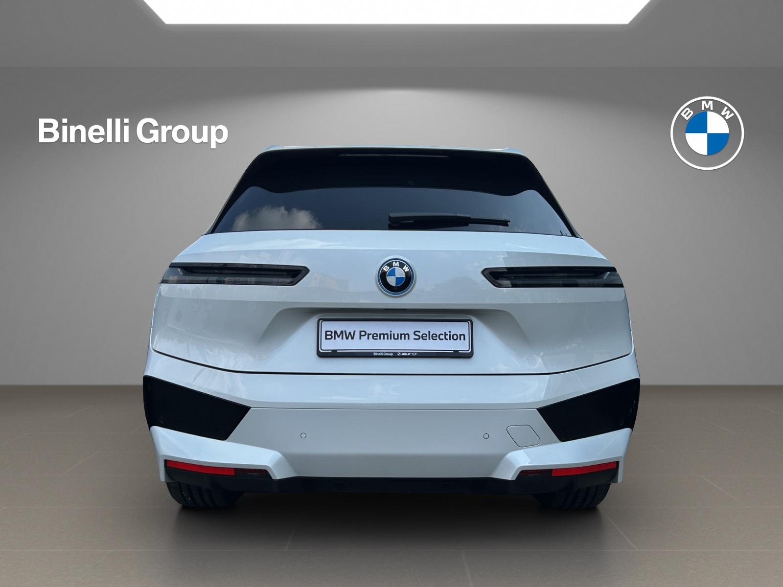 BMW iX xDrive50-image-3