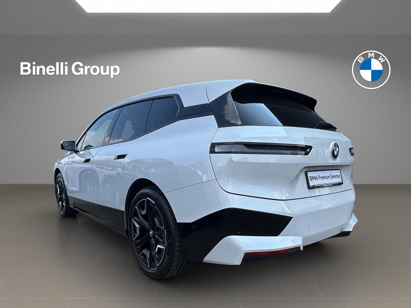 BMW iX xDrive50-image-2