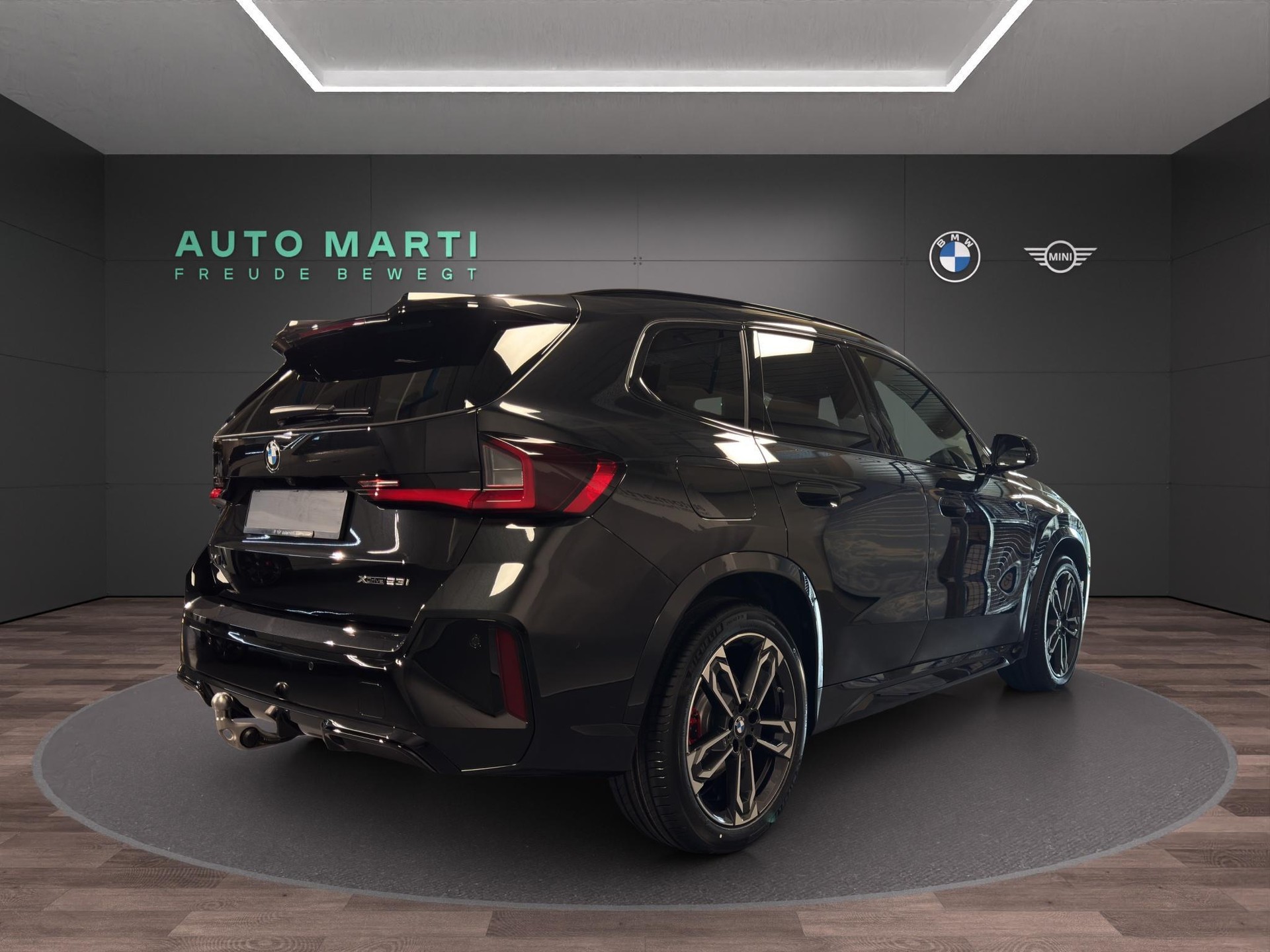 BMW X1 23i xDrive-image-3