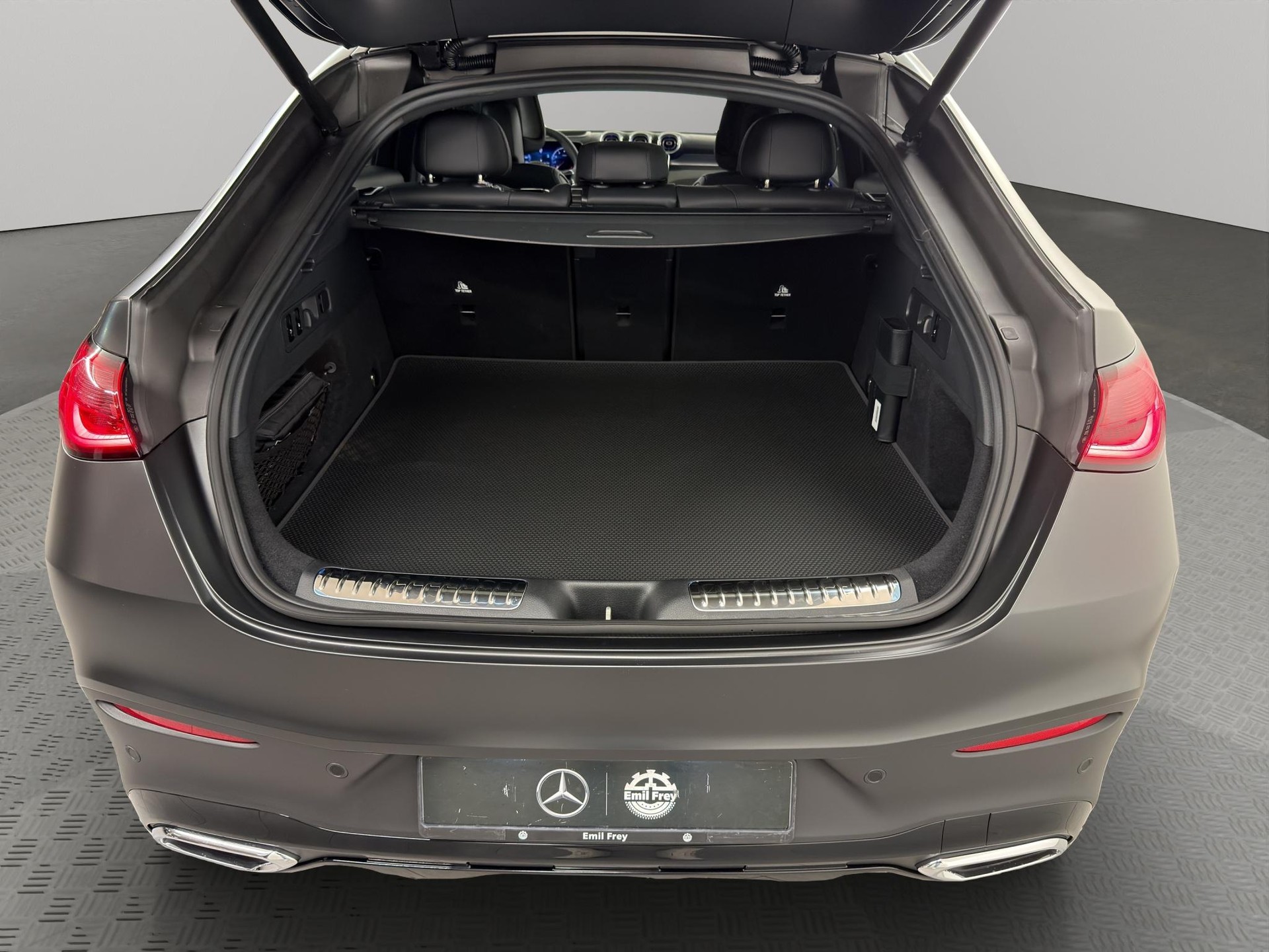MERCEDES-BENZ GLC 300 AMG Line 4matic Coupé-image-6